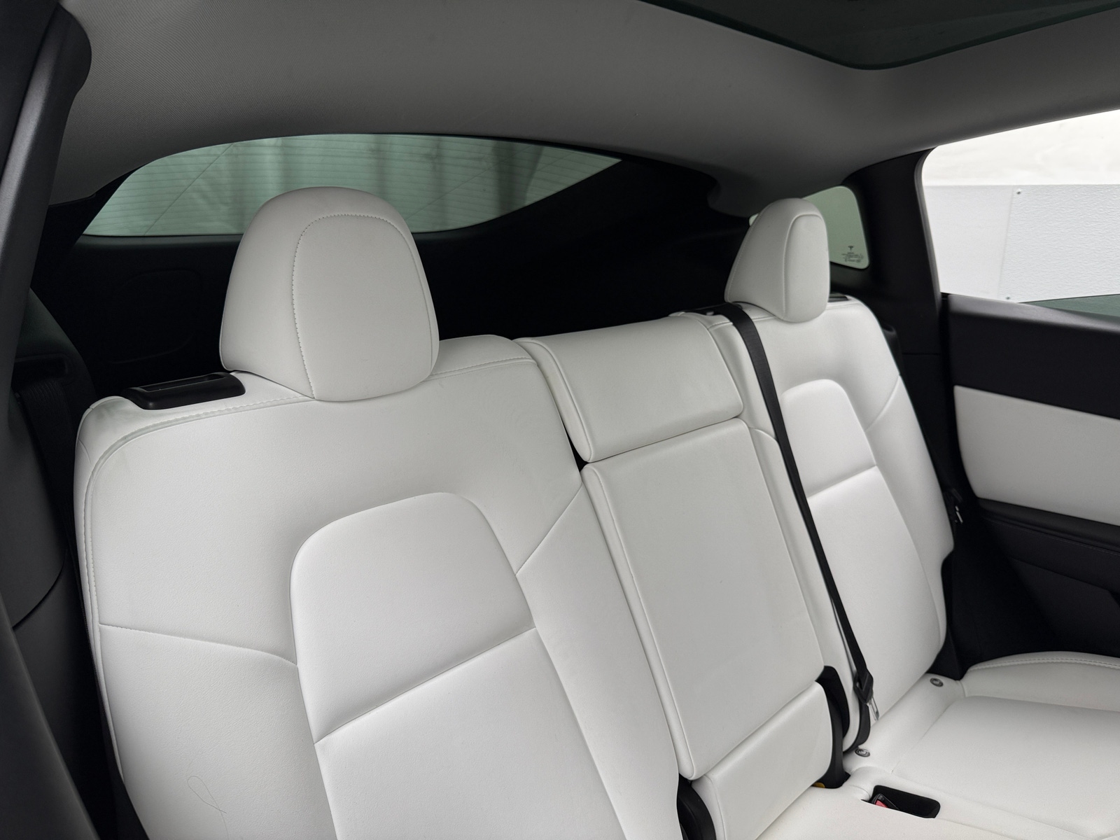 Thumbnail: 2022 Tesla Model Y - 4