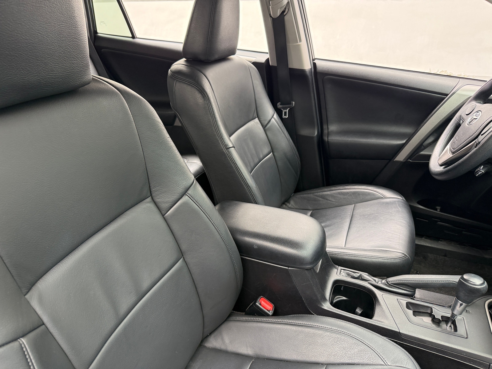 Thumbnail: 2016 Toyota RAV4 - 2