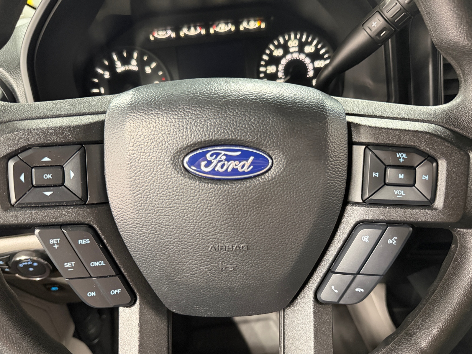 Thumbnail: 2019 Ford Econoline - 5