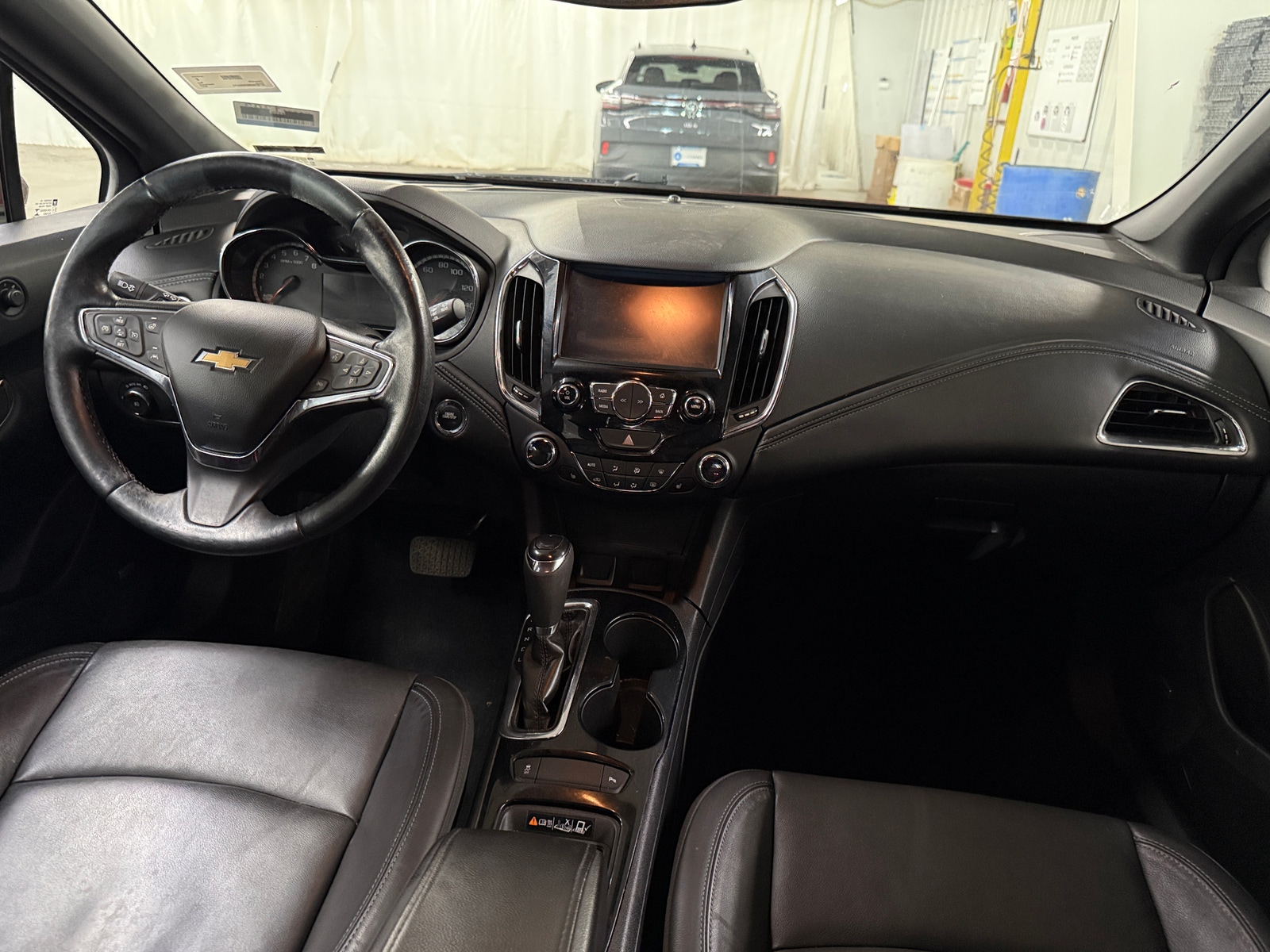 Thumbnail: 2017 Chevrolet Cruze - 3