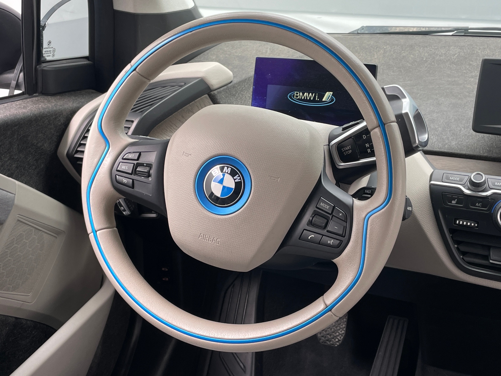 Thumbnail: 2017 BMW i3 - 5