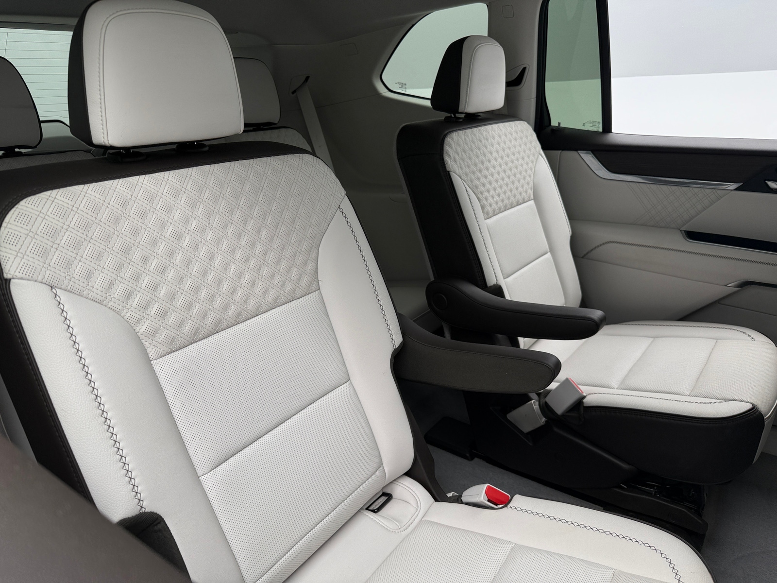 Thumbnail: 2025 GMC Acadia - 5