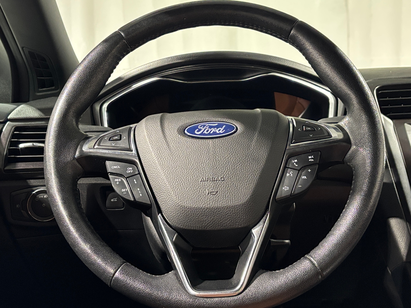 Thumbnail: 2020 Ford Fusion - 4