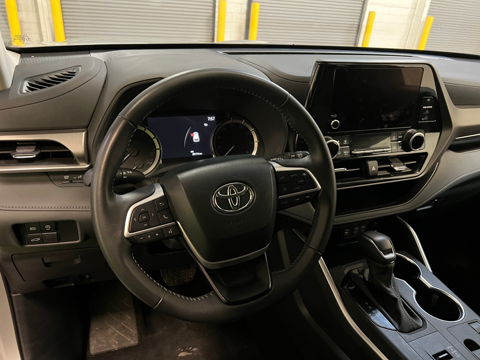 Thumbnail: 2025 Toyota Highlander - 5