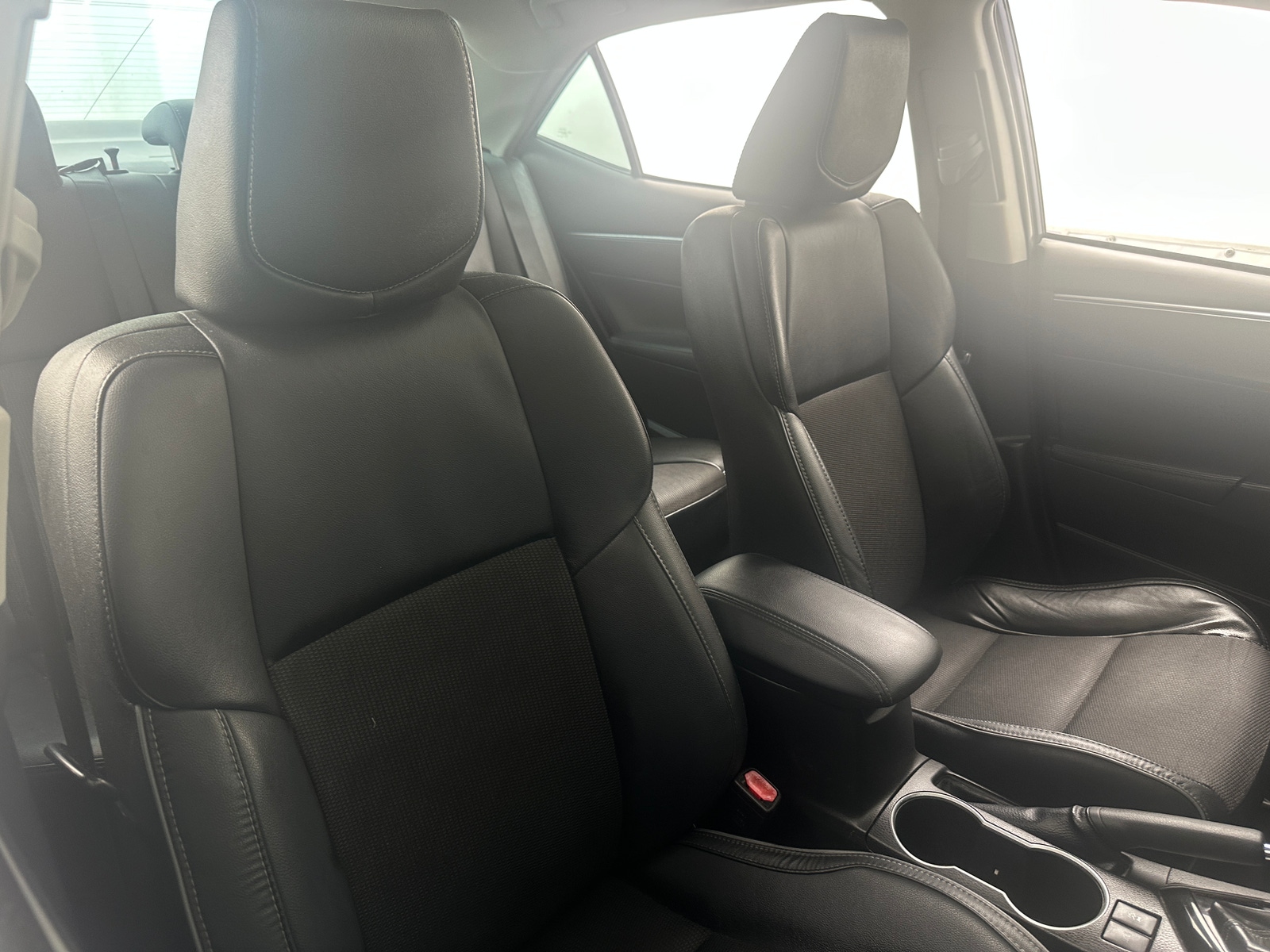 Thumbnail: 2015 Toyota Corolla - 2