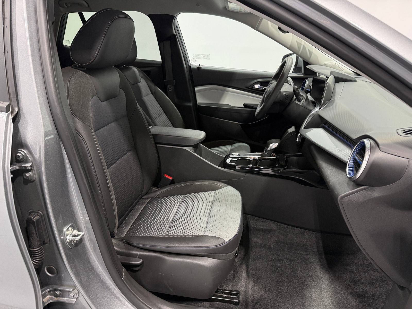 Thumbnail: 2025 Chevrolet Trax - 2