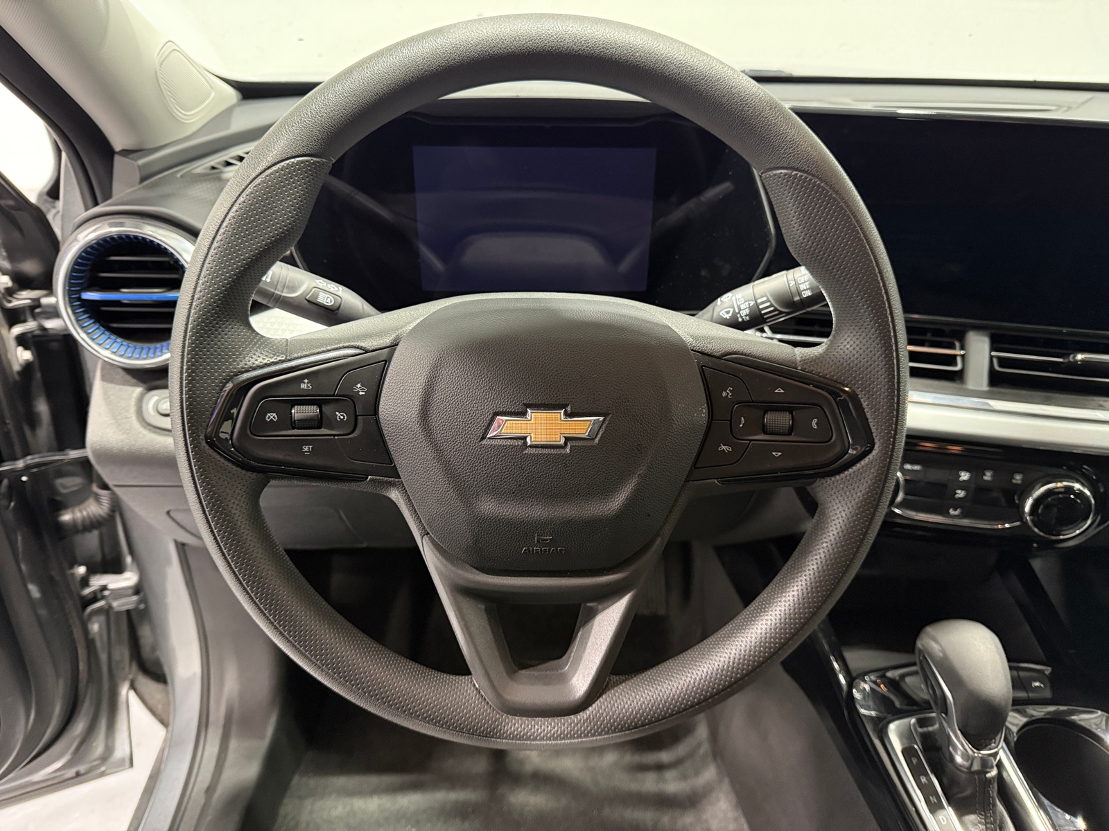 Thumbnail: 2025 Chevrolet Trax - 5