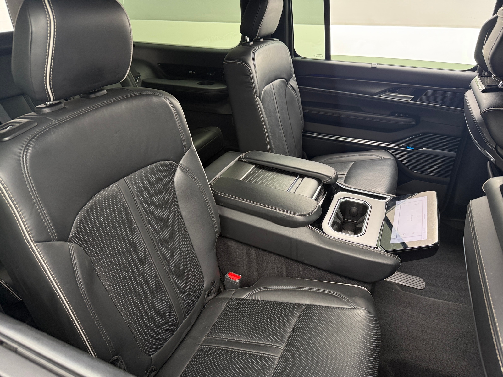 Thumbnail: 2024 Jeep Grand Wagoneer L - 5