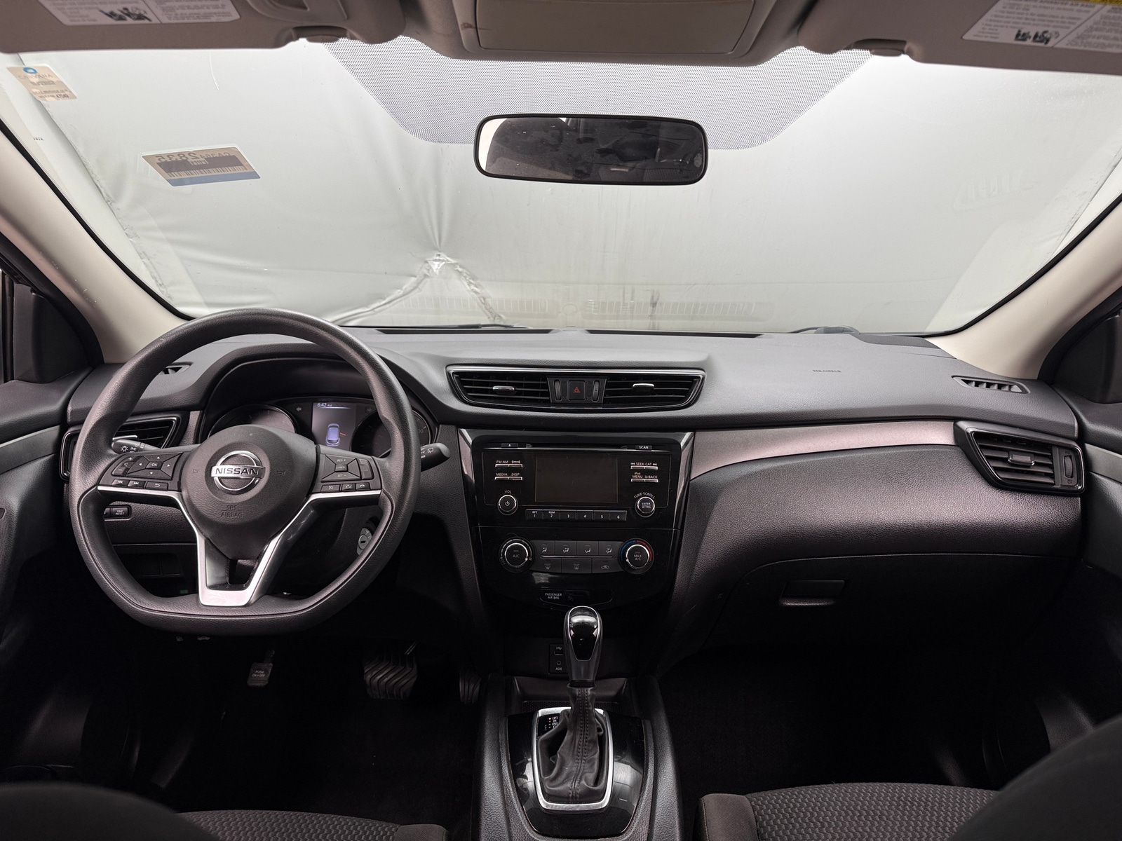 Thumbnail: 2017 Nissan Rogue Sport - 3