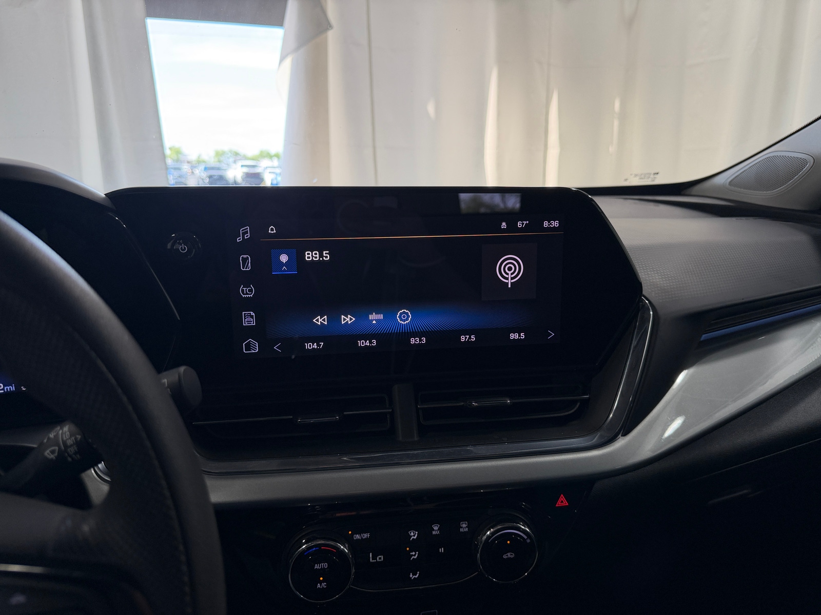 Thumbnail: 2025 Chevrolet Trax - 4