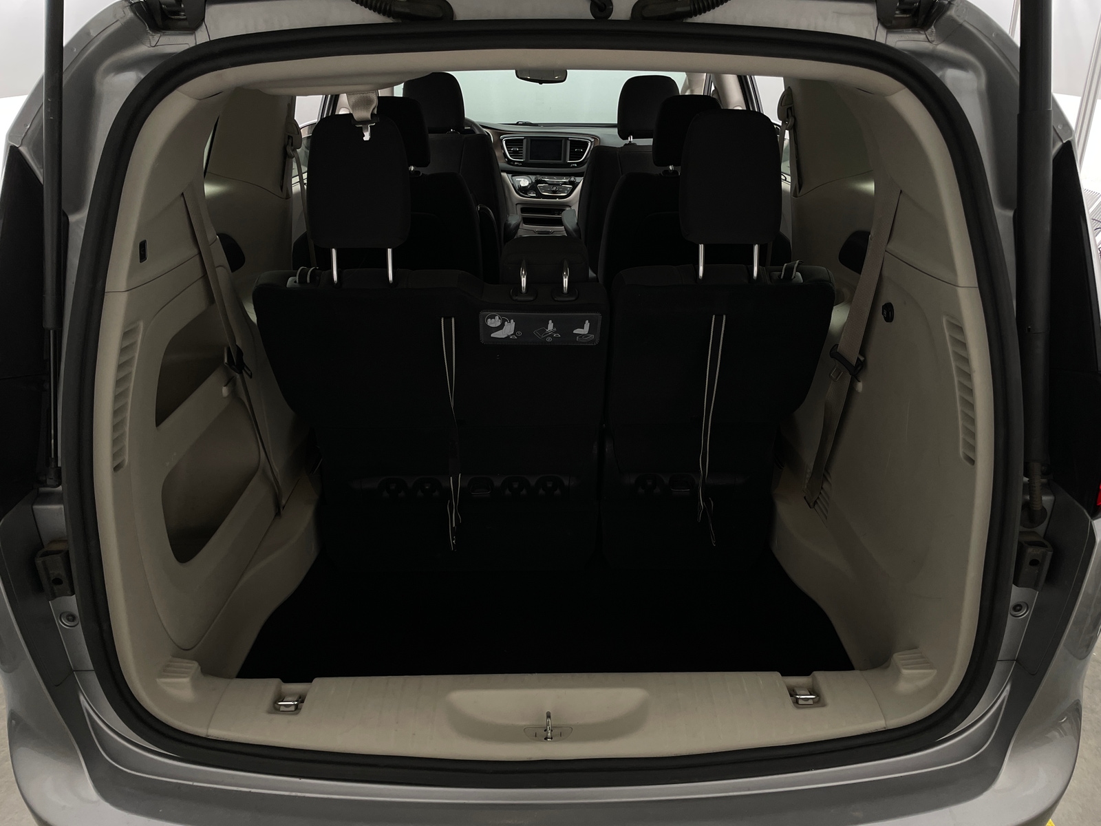Thumbnail: 2018 Chrysler Pacifica - 7