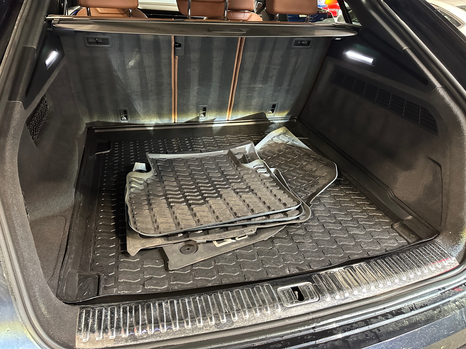 Thumbnail: 2021 Audi Q8 - 6