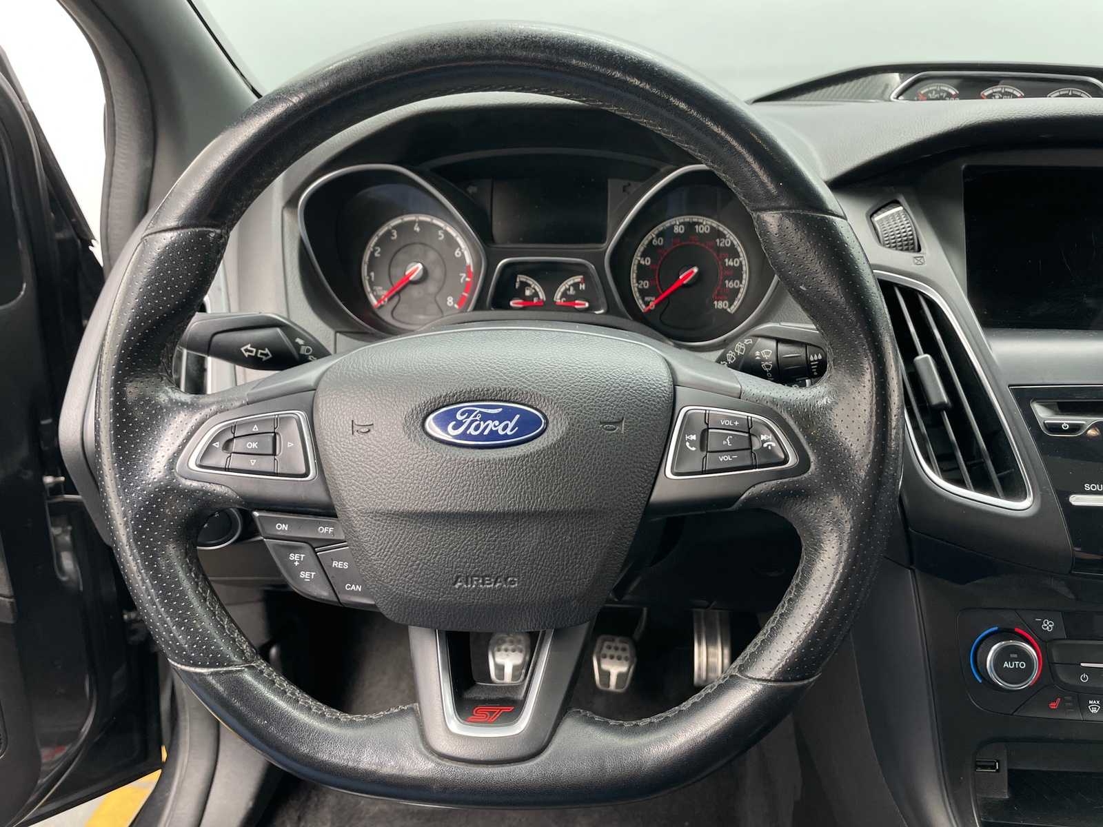 Thumbnail: 2017 Ford Focus - 5