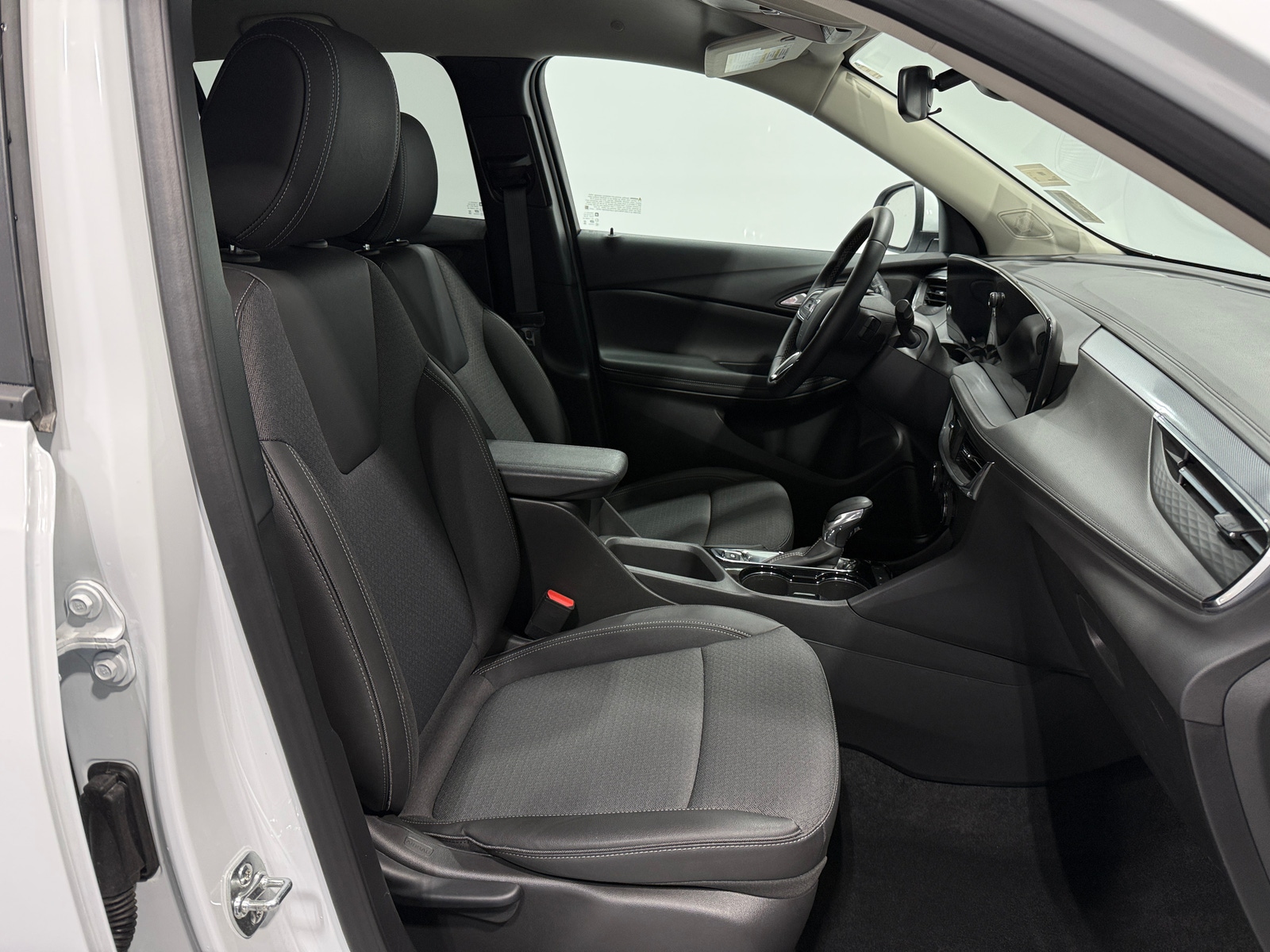 Thumbnail: 2025 Buick Encore GX - 2