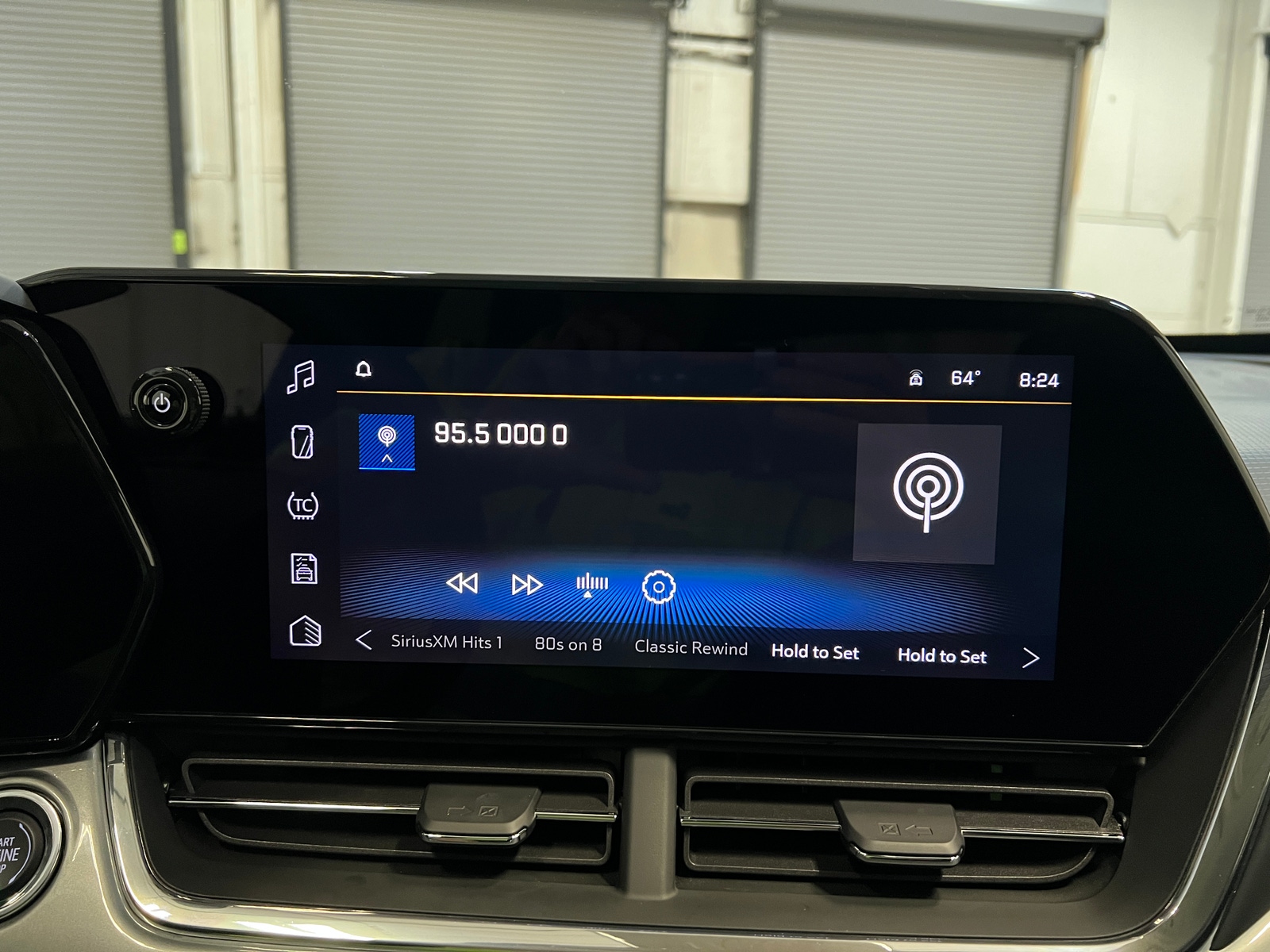 Thumbnail: 2025 Chevrolet Trax - 4