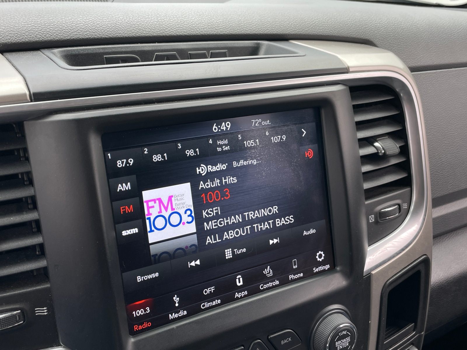 Thumbnail: 2019 RAM 1500 Classic - 4