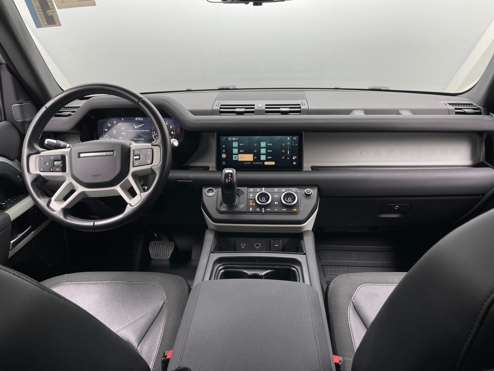 Thumbnail: 2020 Land Rover Defender - 2