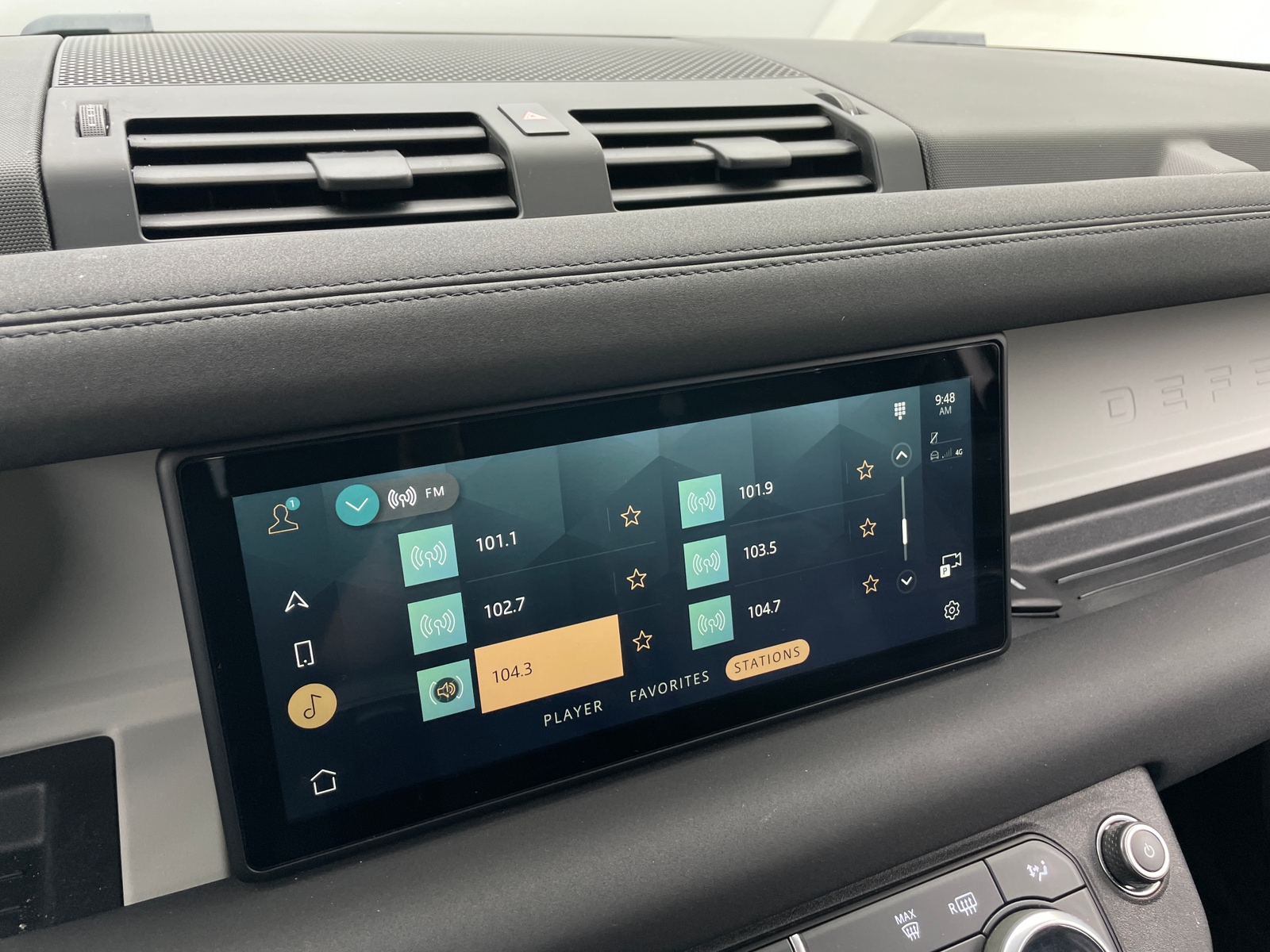 Thumbnail: 2020 Land Rover Defender - 3