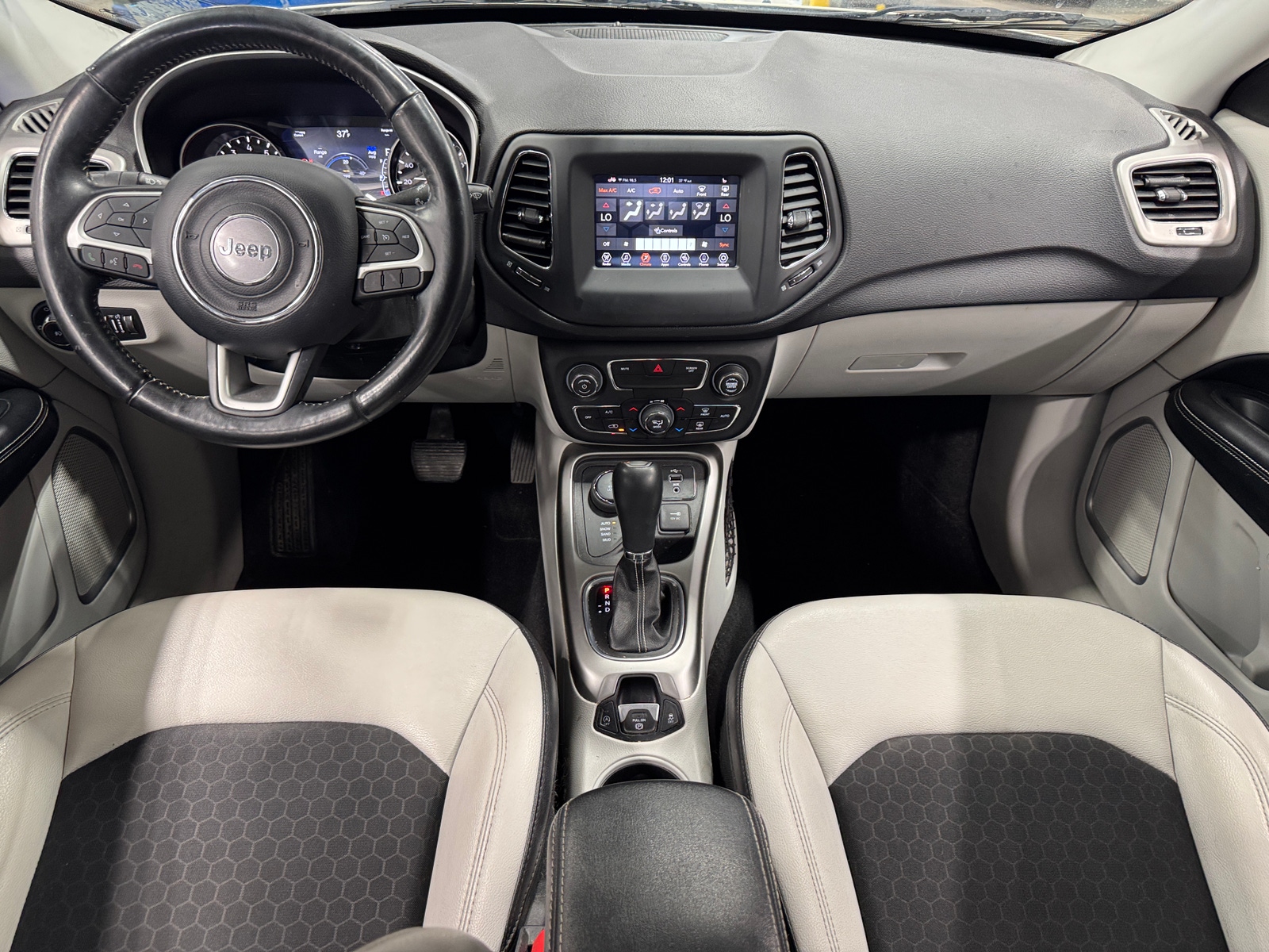 Thumbnail: 2019 Jeep Compass - 3