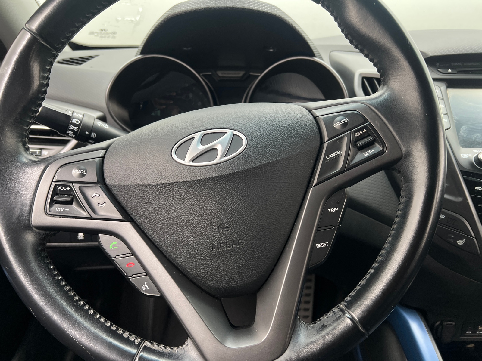 Thumbnail: 2014 Hyundai Veloster - 4