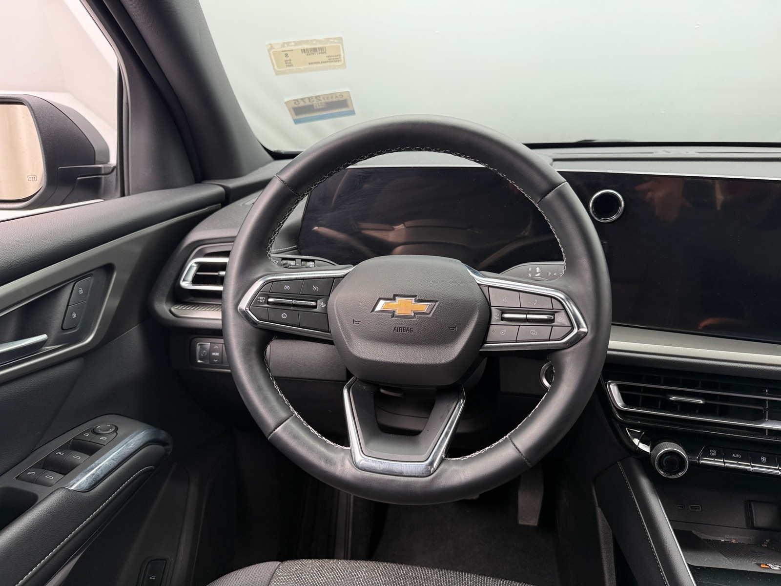 Thumbnail: 2025 Chevrolet Traverse - 5