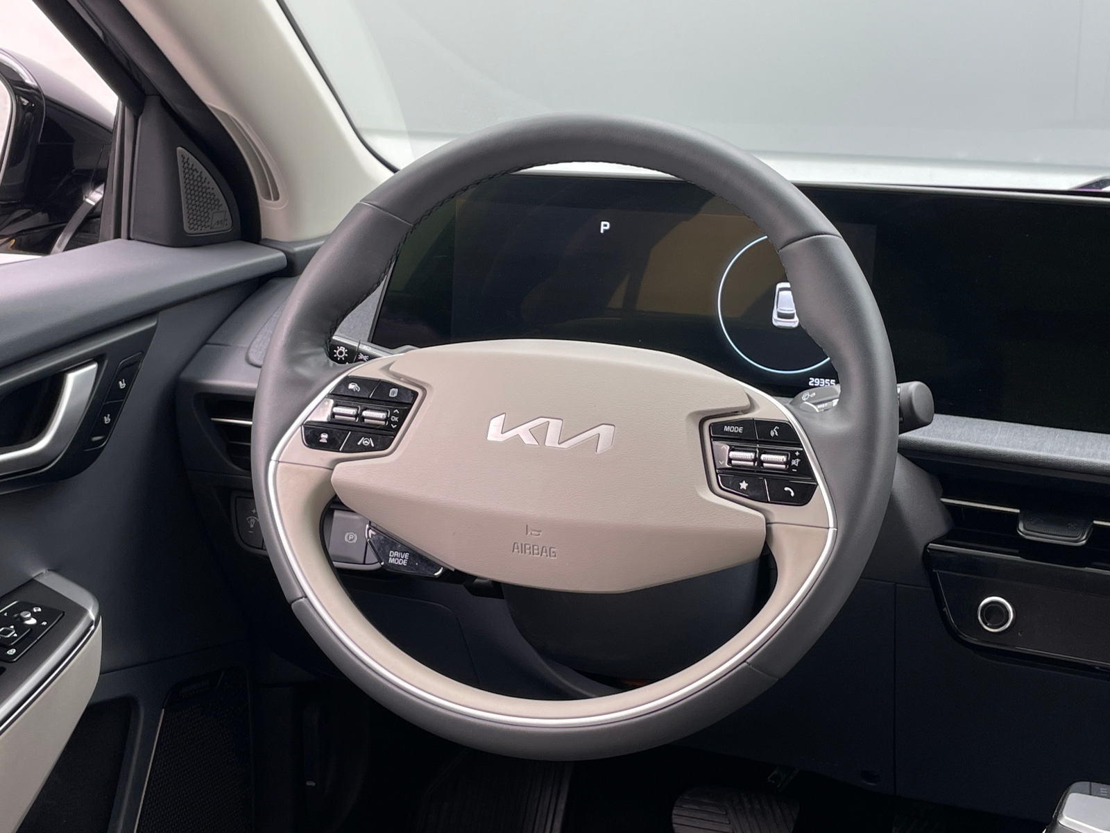 Thumbnail: 2022 Kia EV6 - 4