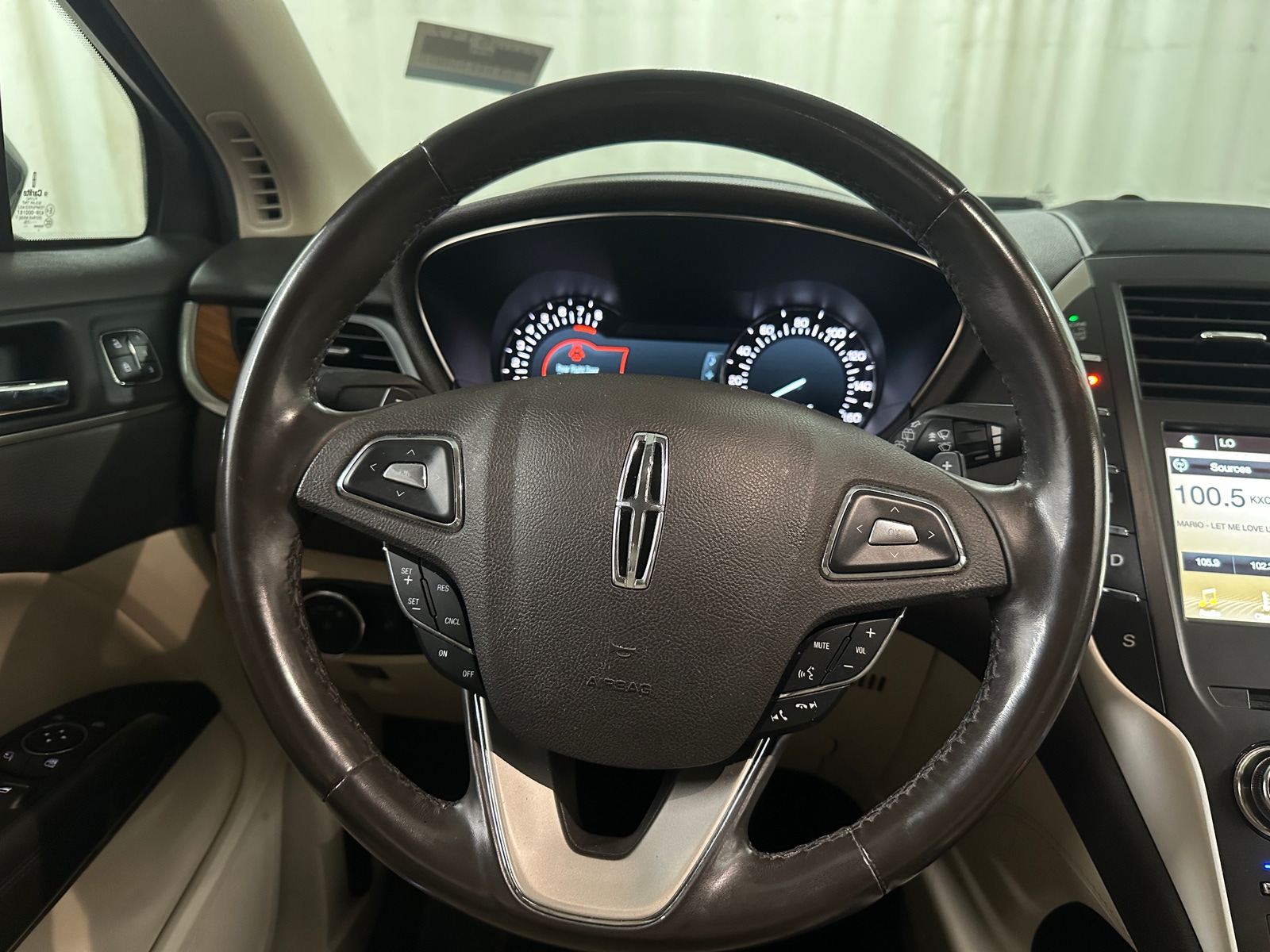 Thumbnail: 2017 Lincoln MKC - 4
