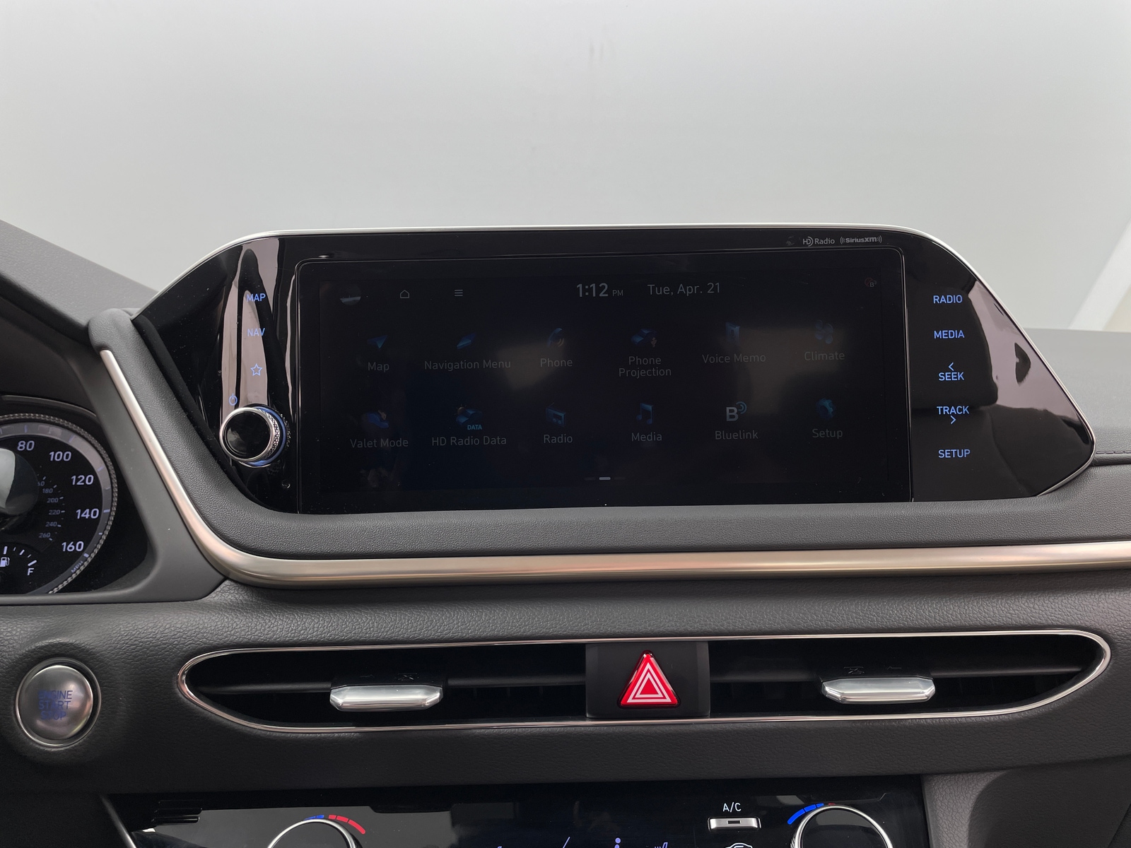 Thumbnail: 2023 Hyundai Sonata - 4