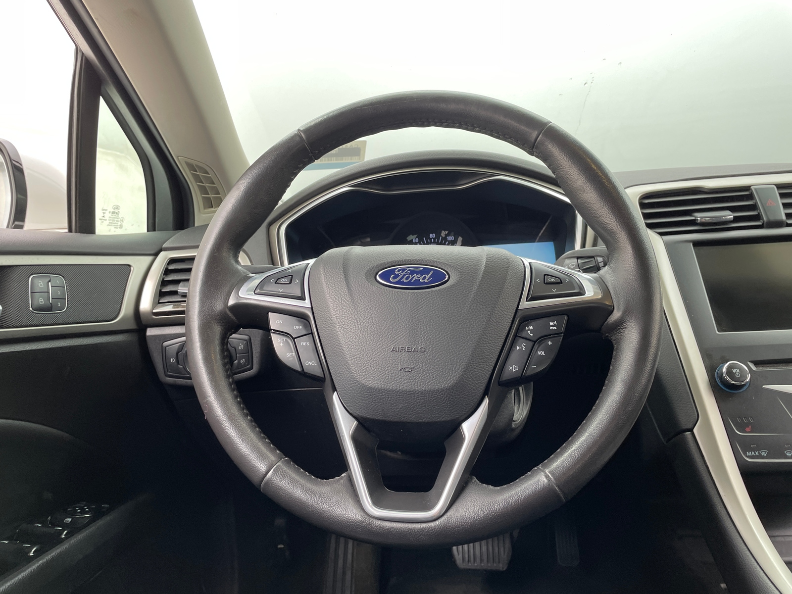 Thumbnail: 2015 Ford Fusion - 4