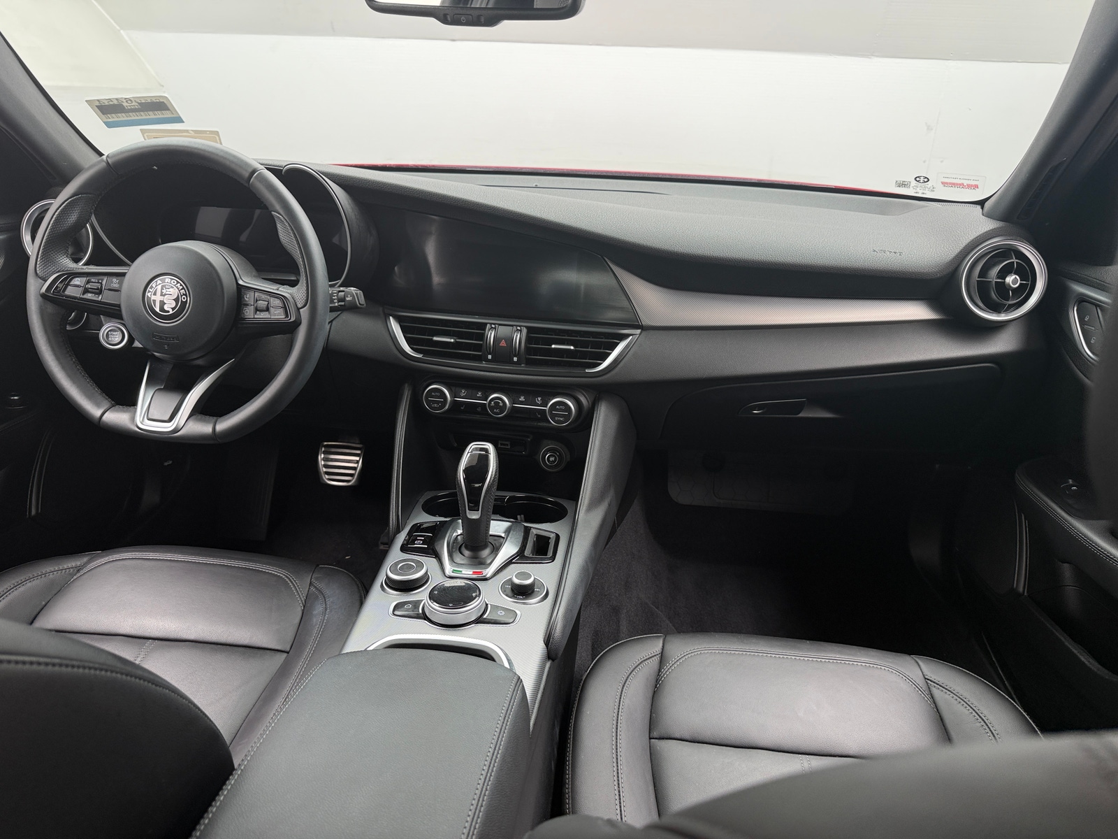 Thumbnail: 2024 Alfa Romeo Giulia - 2