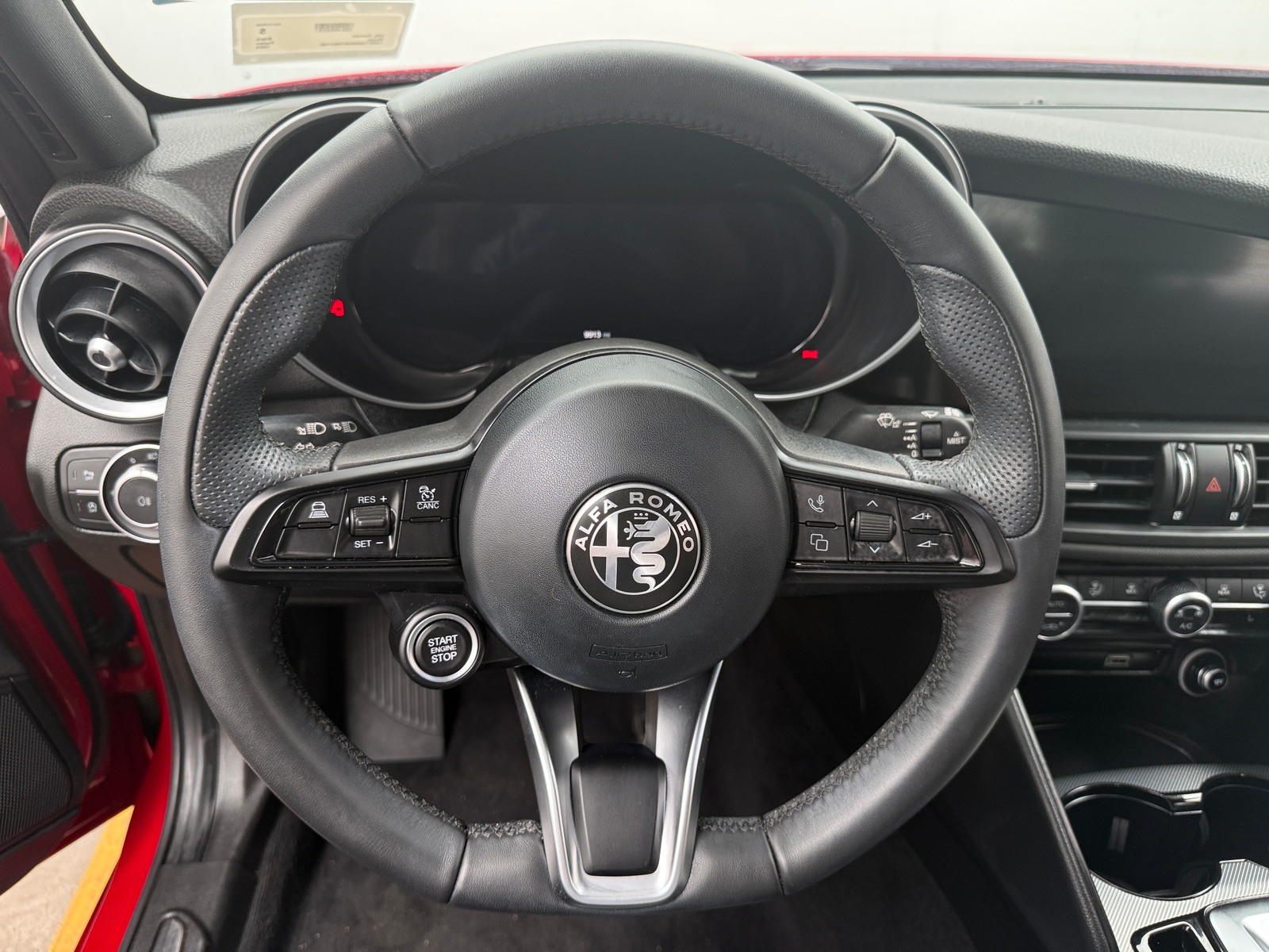 Thumbnail: 2024 Alfa Romeo Giulia - 4