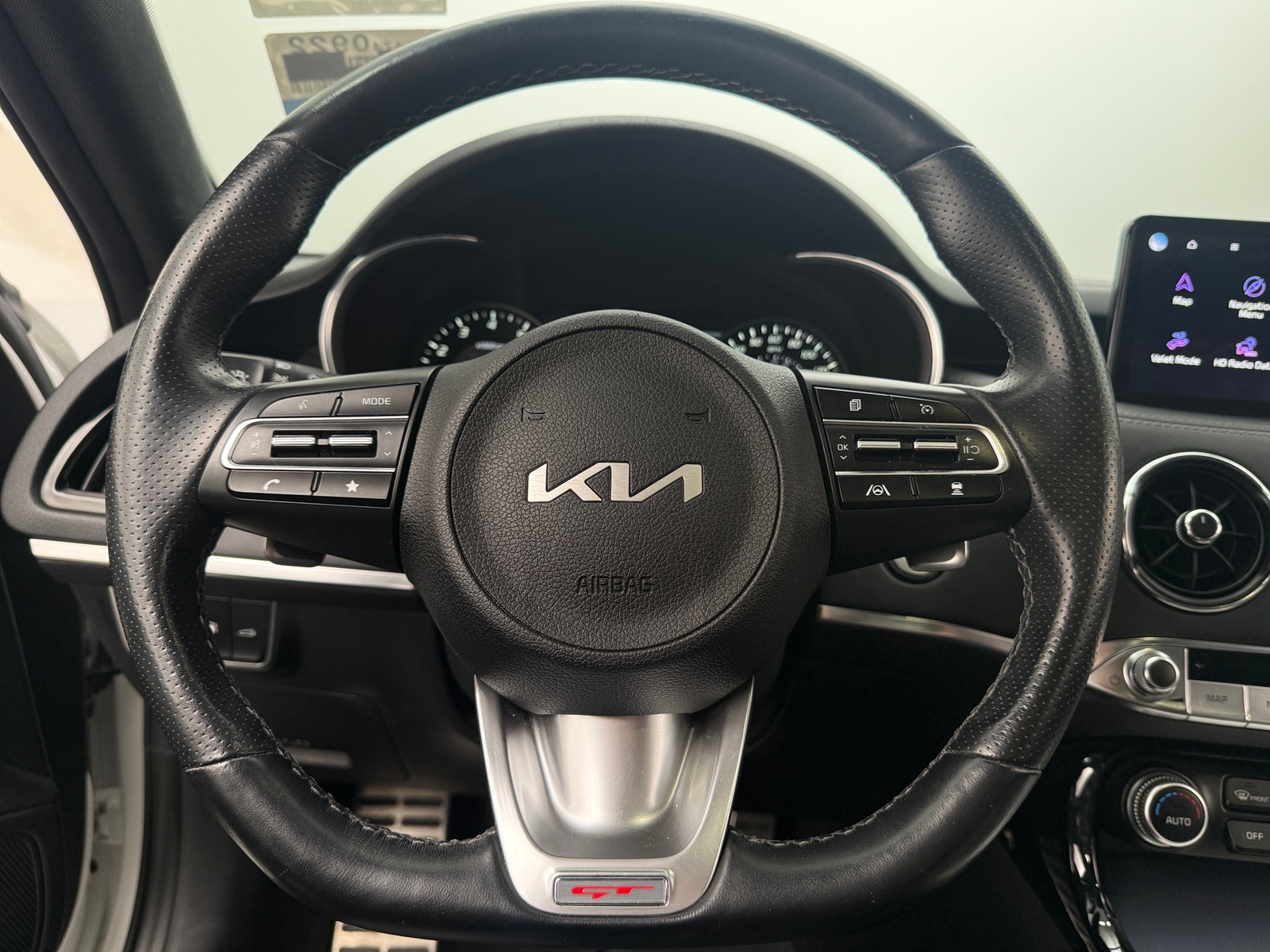 Thumbnail: 2022 Kia Stinger - 4