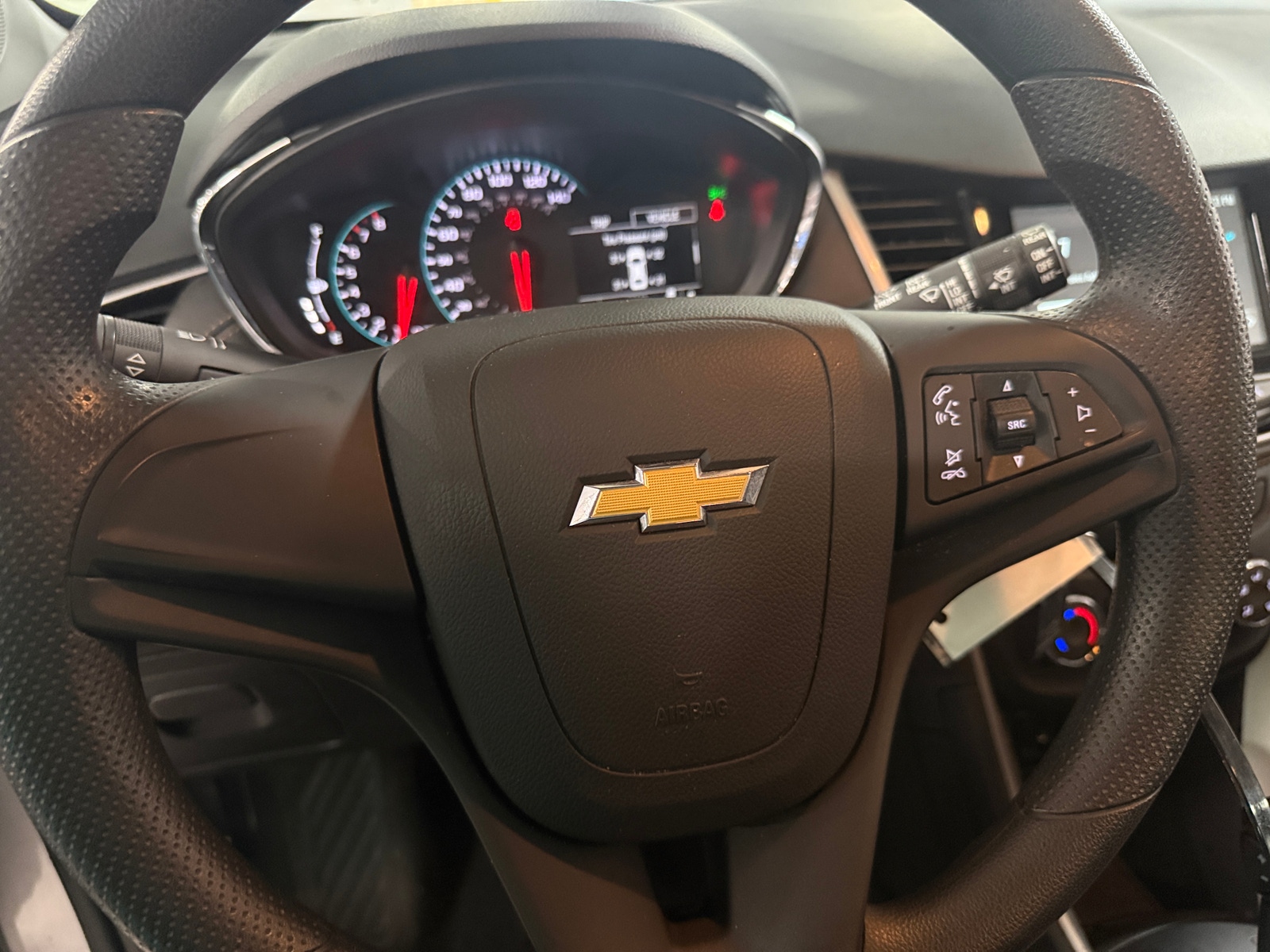 Thumbnail: 2017 Chevrolet Trax - 5