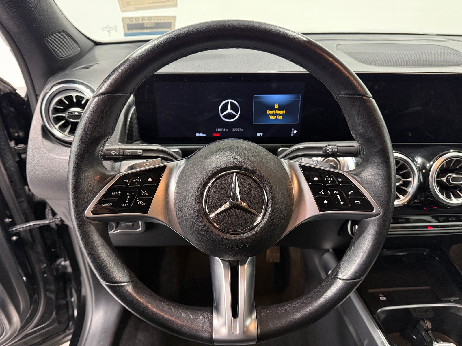 Thumbnail: 2025 Mercedes-Benz GLB - 4