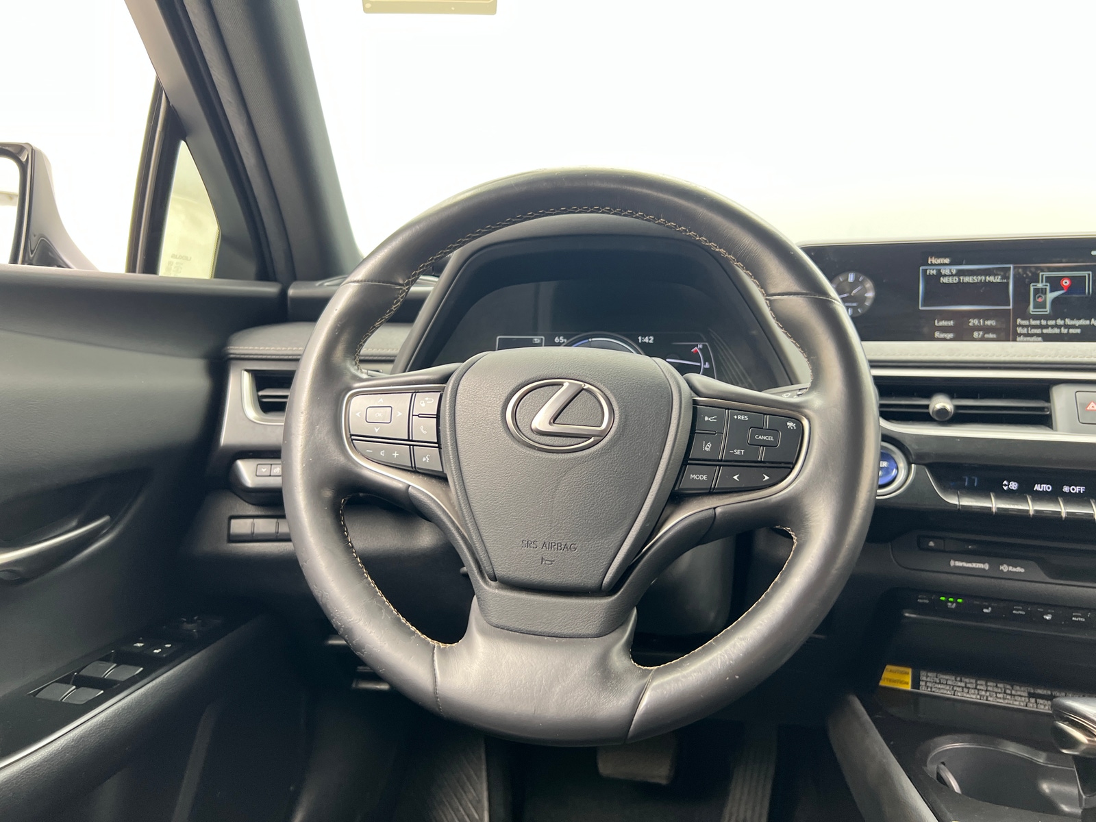 Thumbnail: 2020 Lexus UX - 4