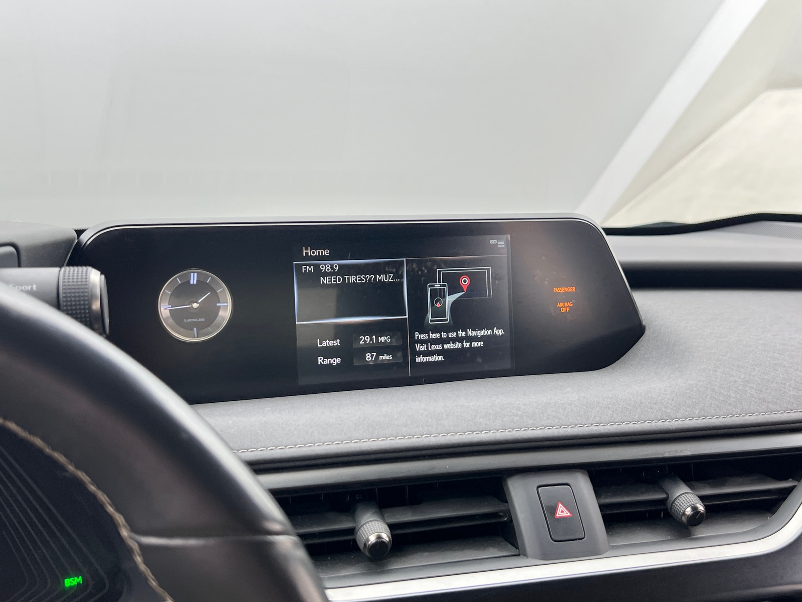 Thumbnail: 2020 Lexus UX - 3