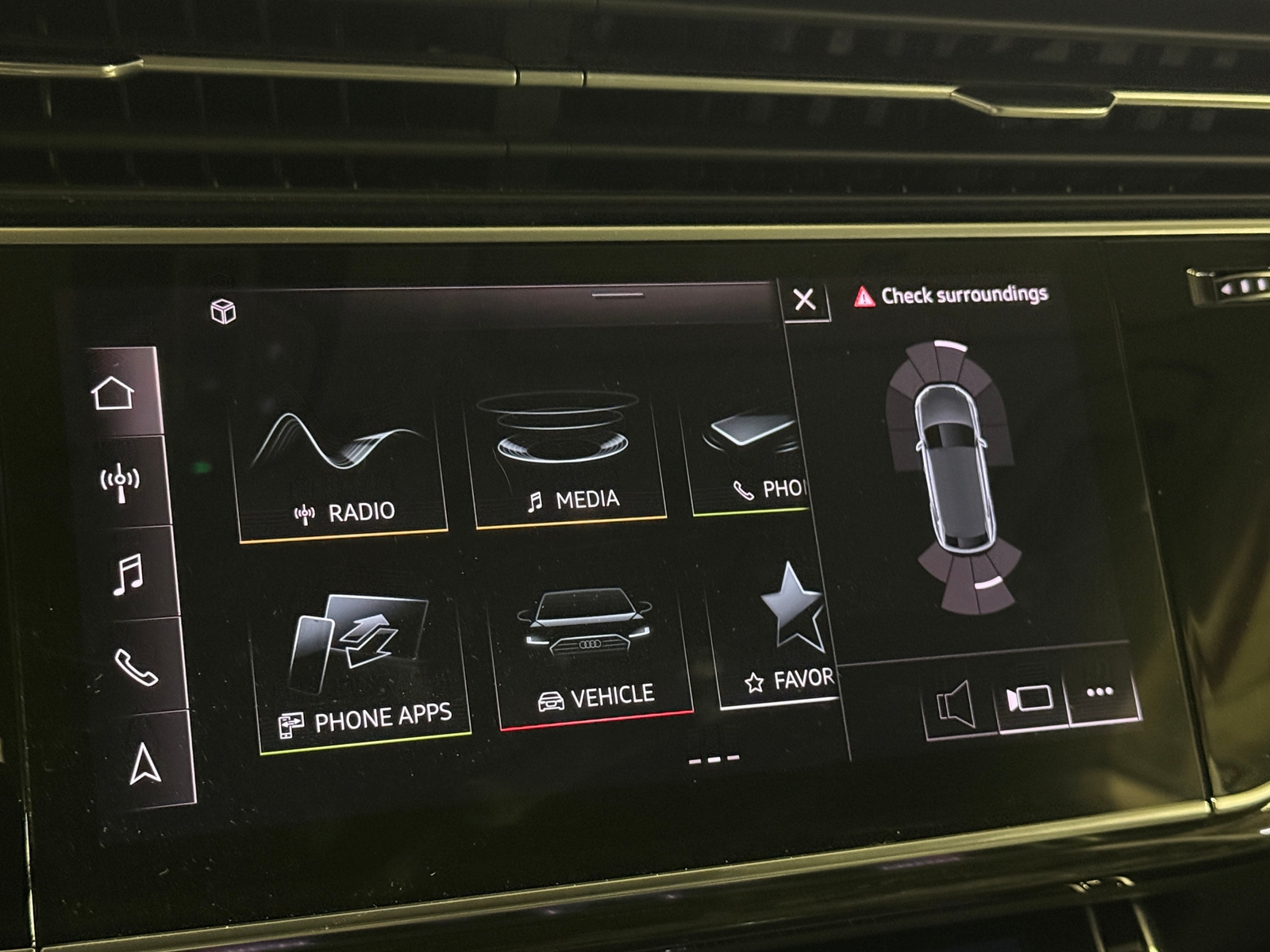 Thumbnail: 2021 Audi Q8 - 3