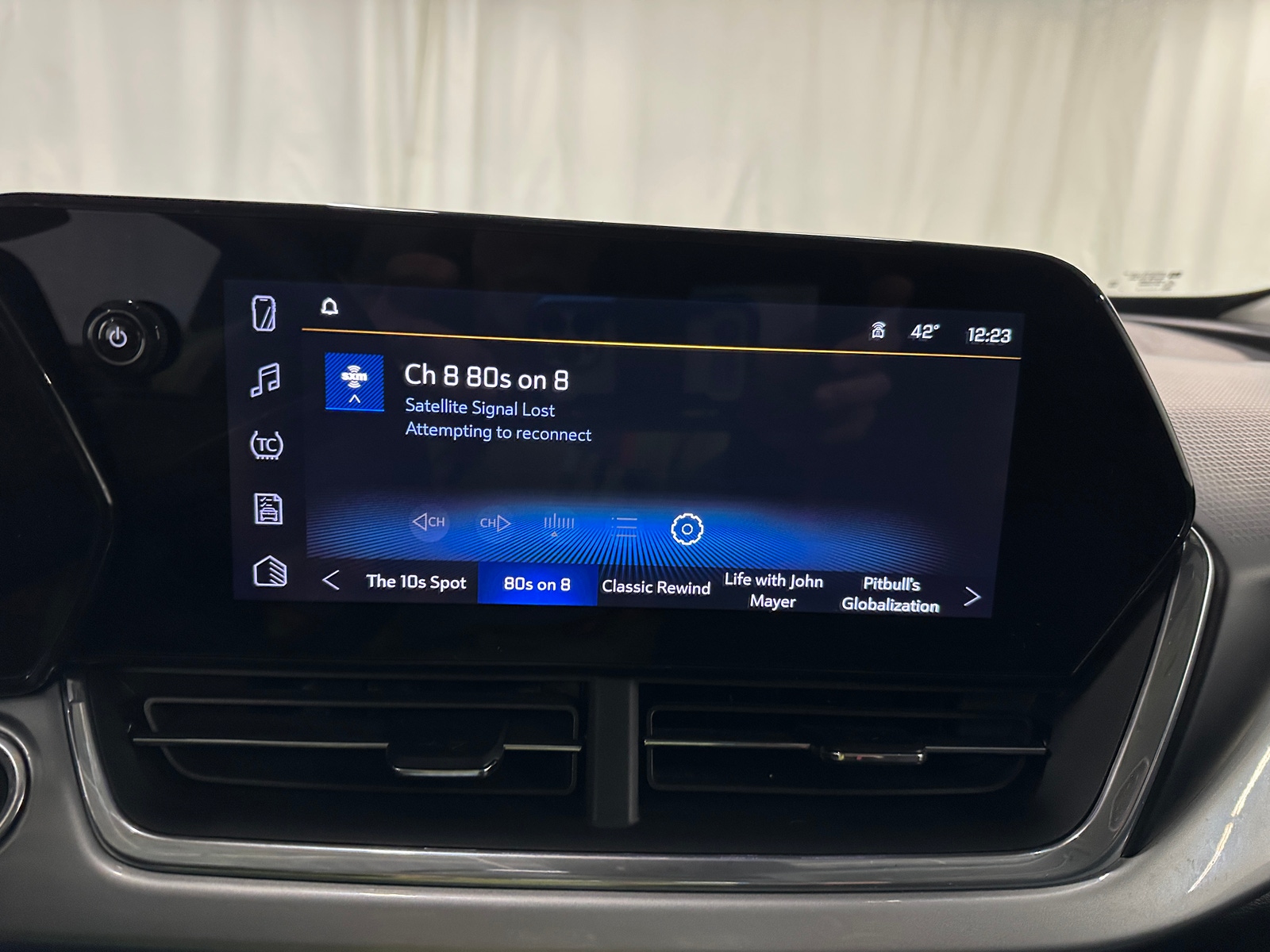 Thumbnail: 2025 Chevrolet Trax - 4