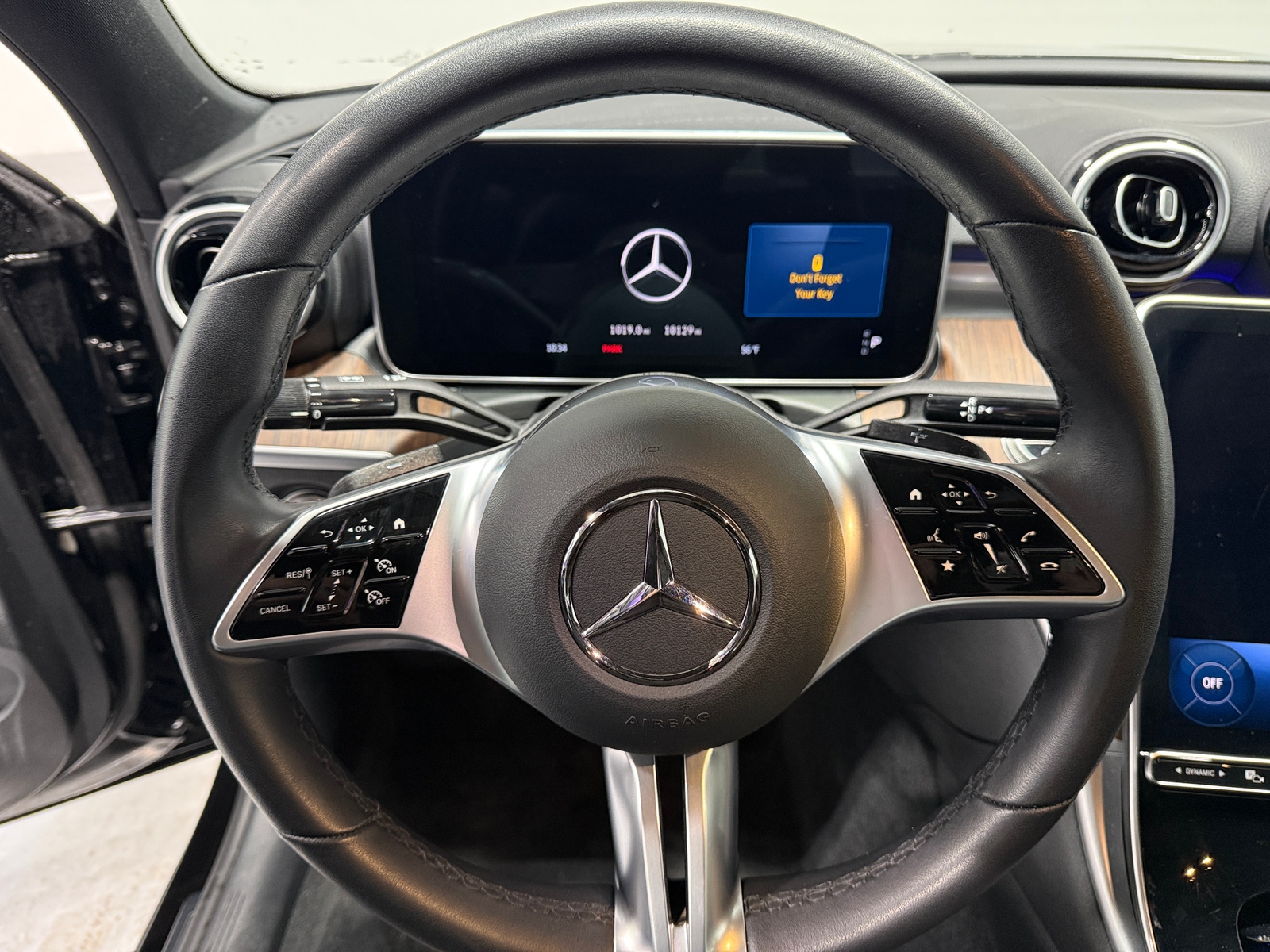 Thumbnail: 2025 Mercedes-Benz C-Class - 4