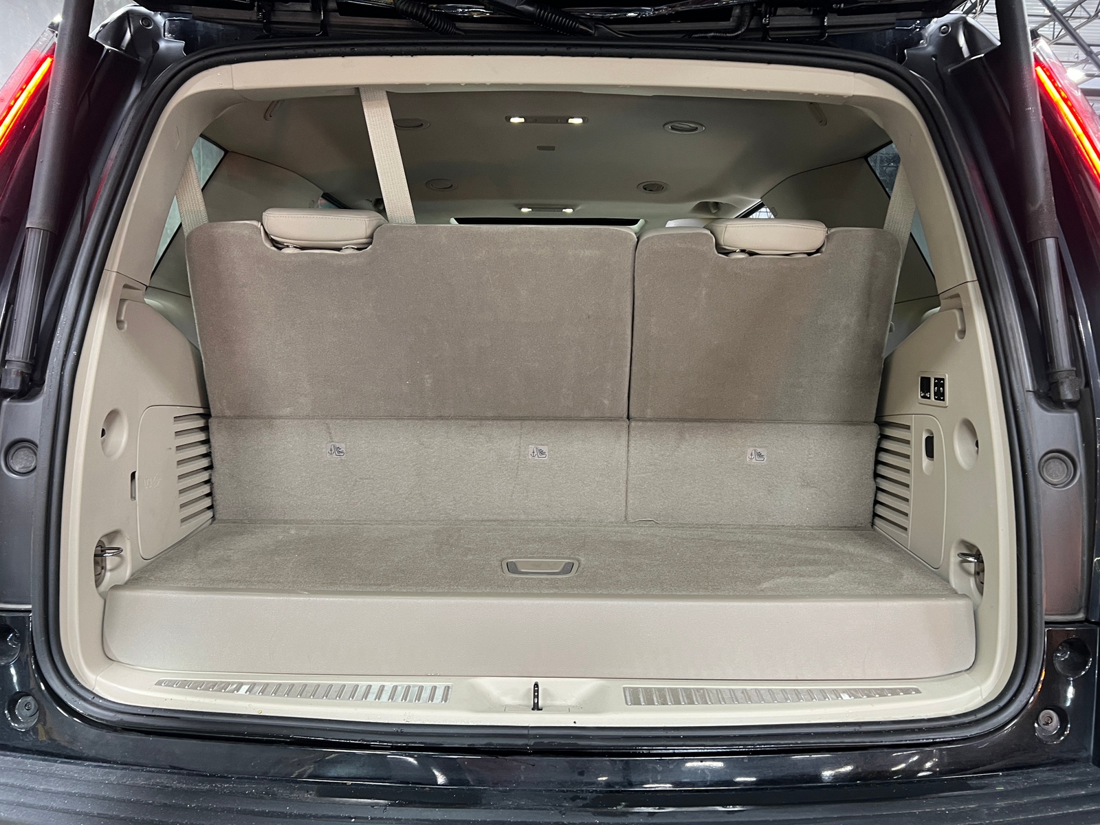 Thumbnail: 2020 Cadillac Escalade - 6