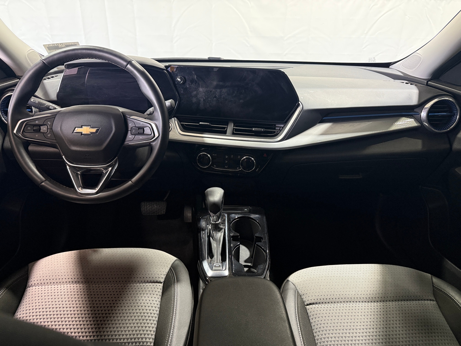 Thumbnail: 2024 Chevrolet Trax - 3