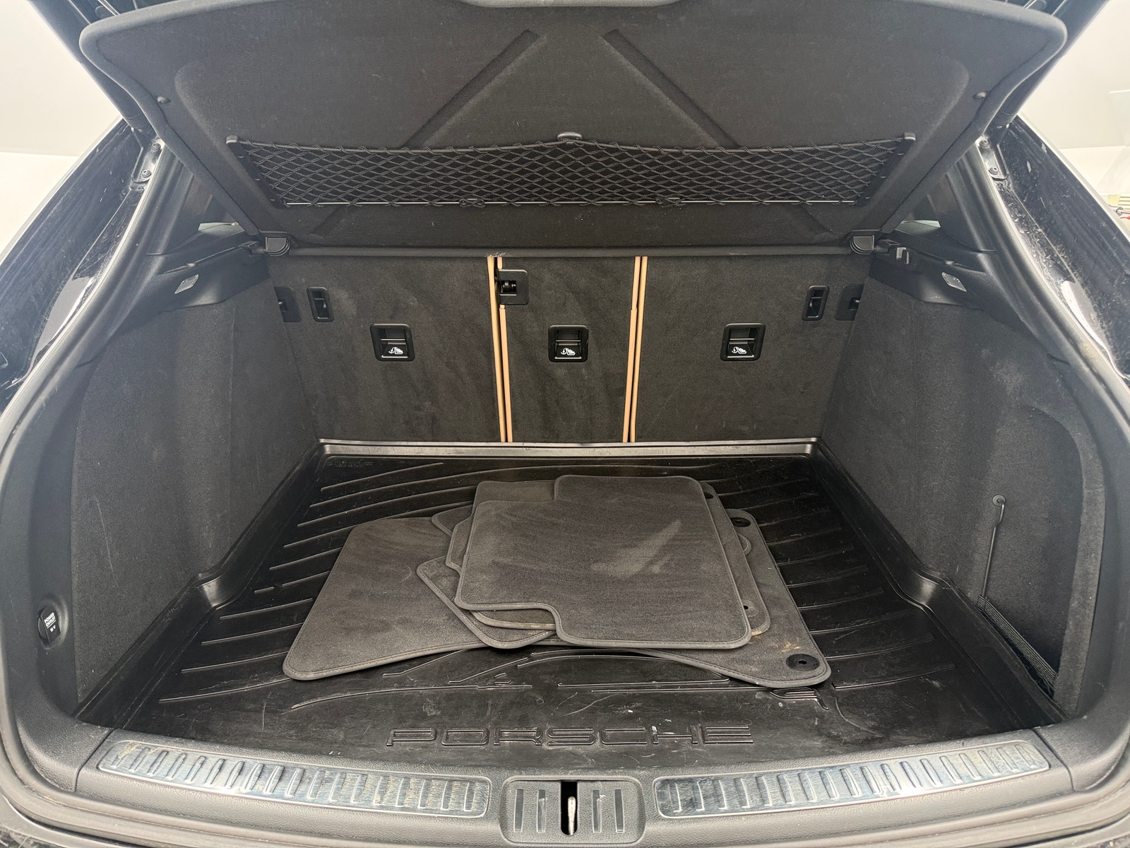 Thumbnail: 2019 Porsche Macan - 6