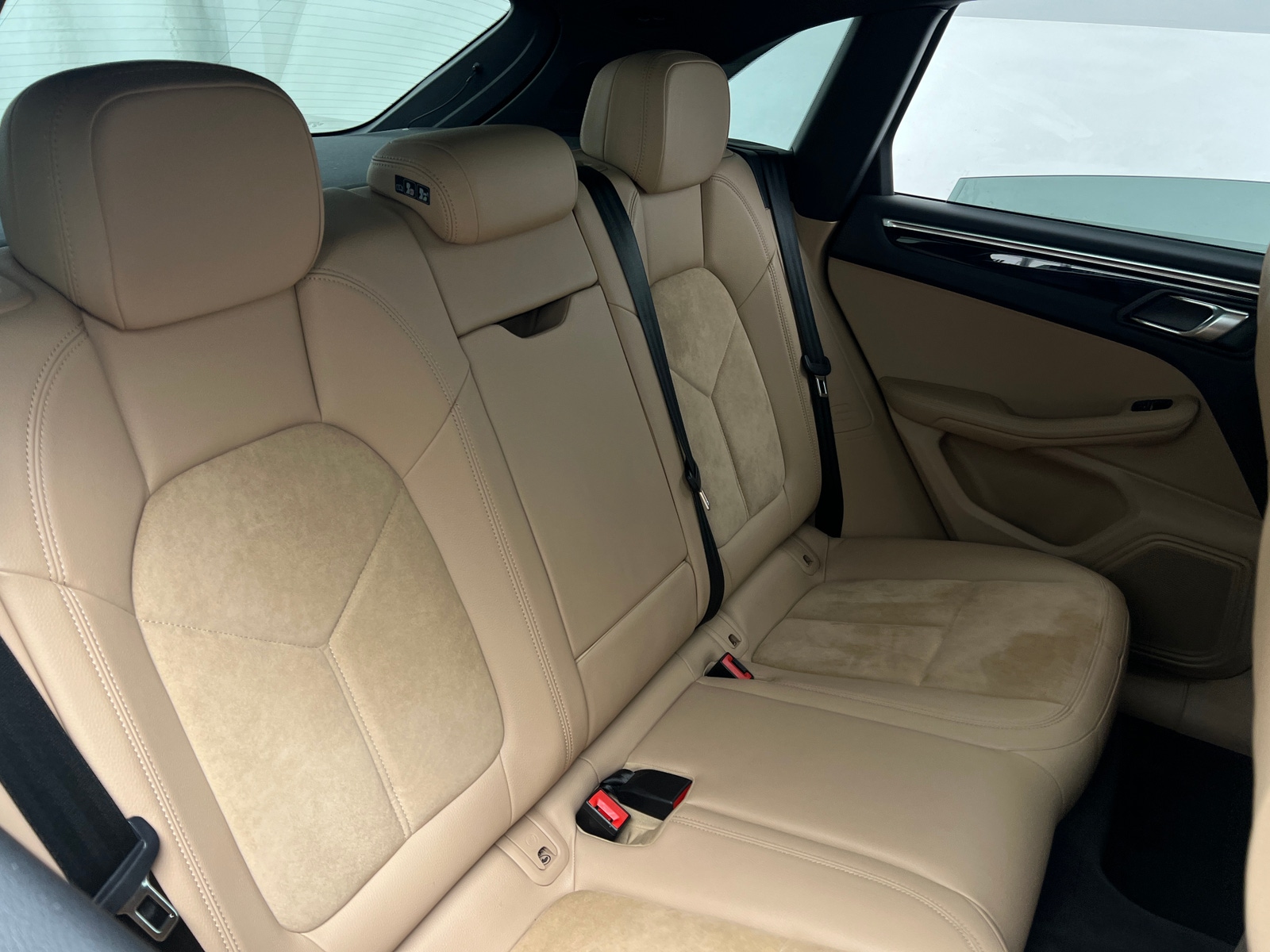 Thumbnail: 2021 Porsche Macan - 5