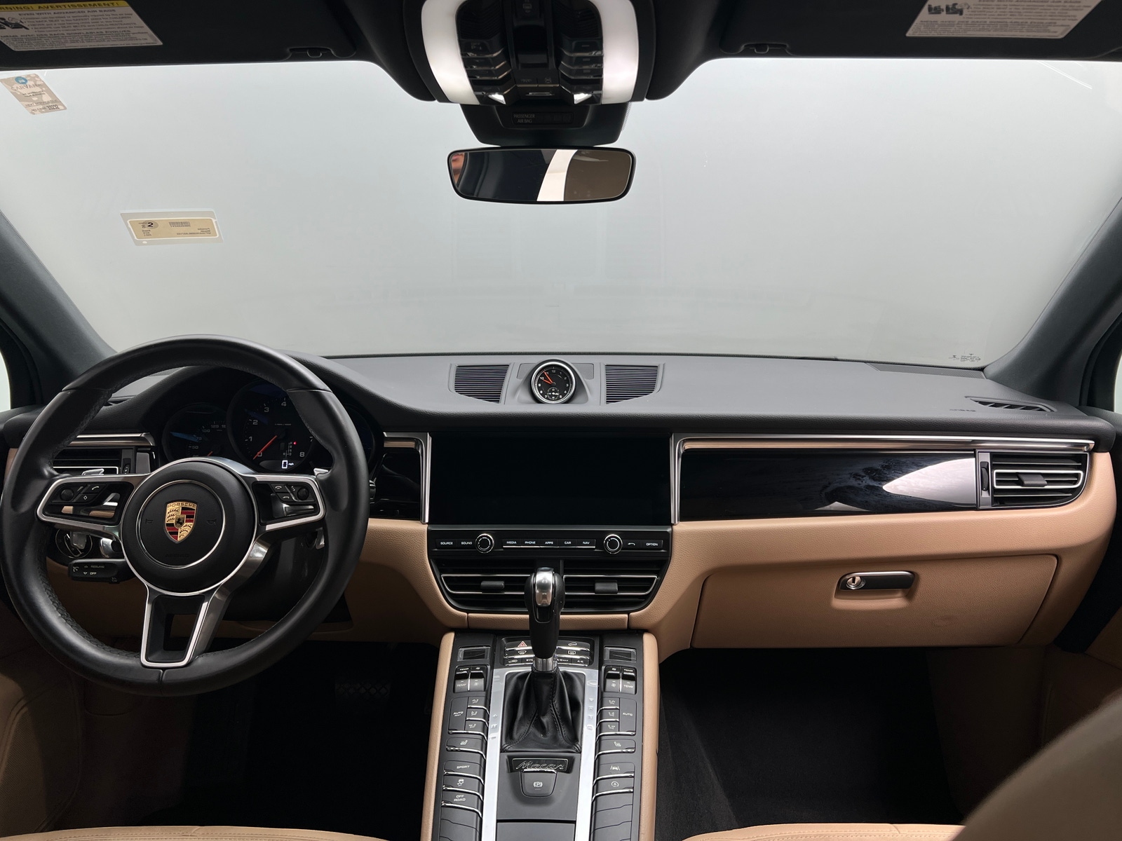 Thumbnail: 2021 Porsche Macan - 2
