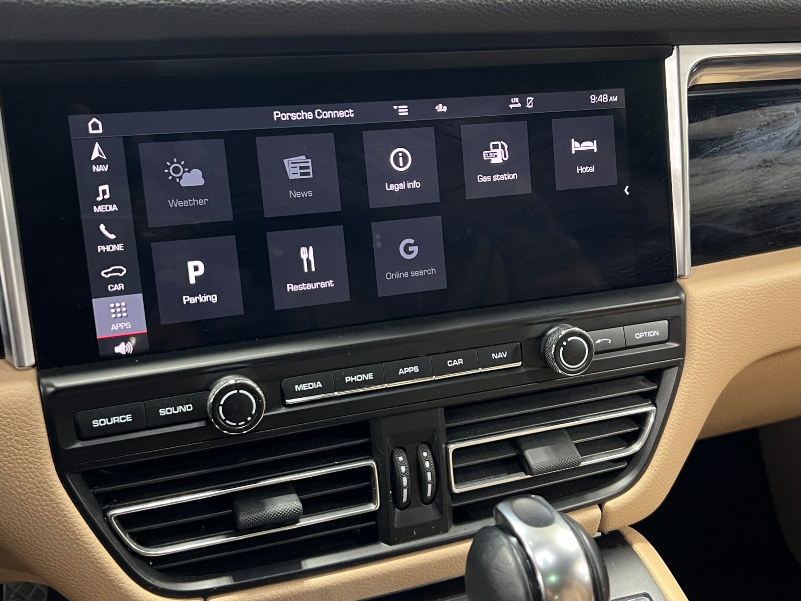 Thumbnail: 2021 Porsche Macan - 3