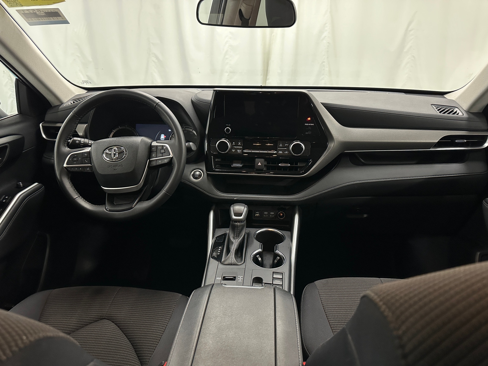 Thumbnail: 2025 Toyota Highlander - 3