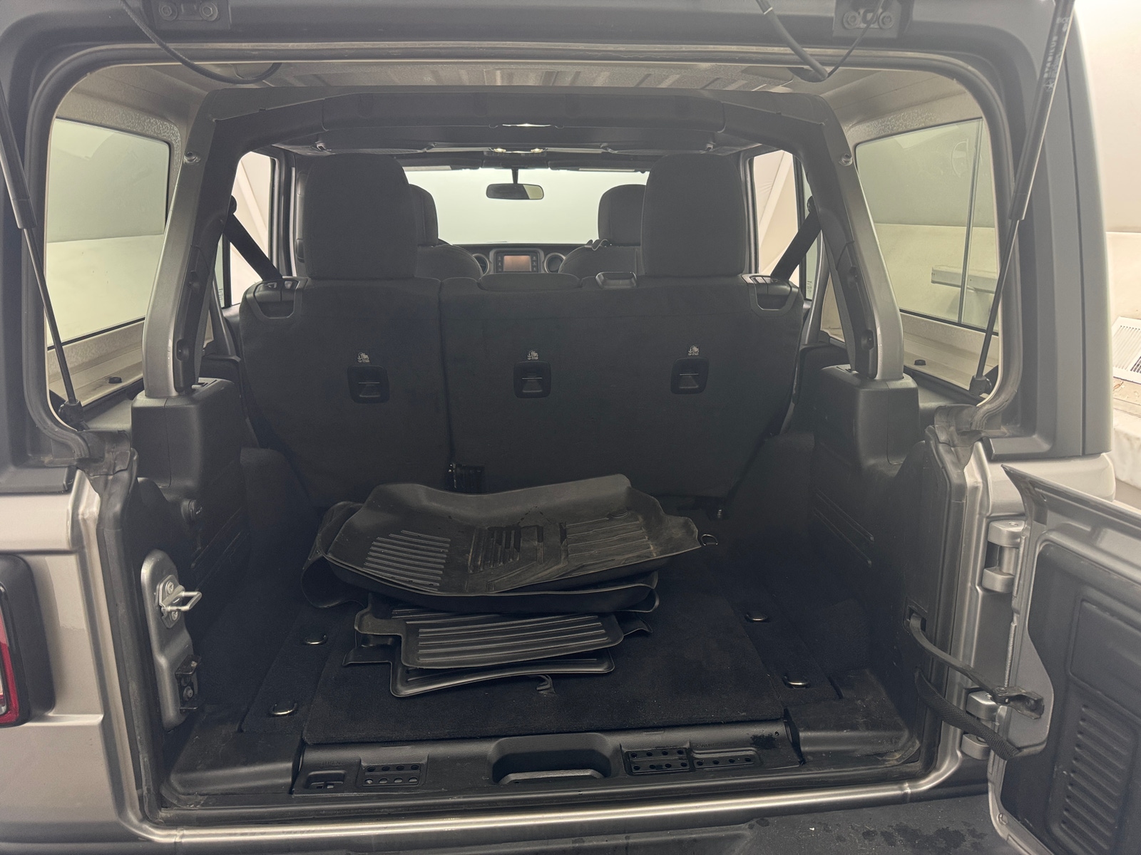 Thumbnail: 2020 Jeep Wrangler - 7