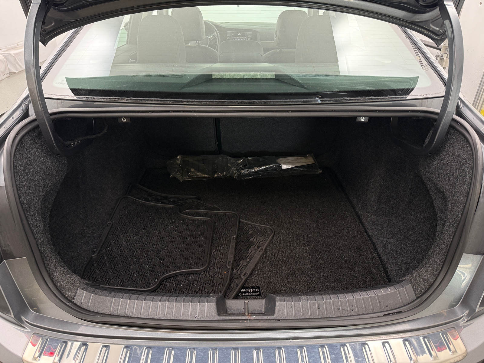 Thumbnail: 2019 Volkswagen Jetta - 6