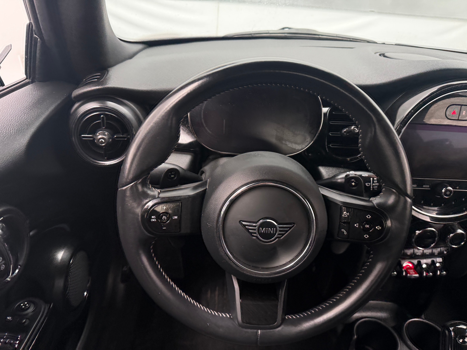 Thumbnail: 2024 MINI Cooper Convertible - 4