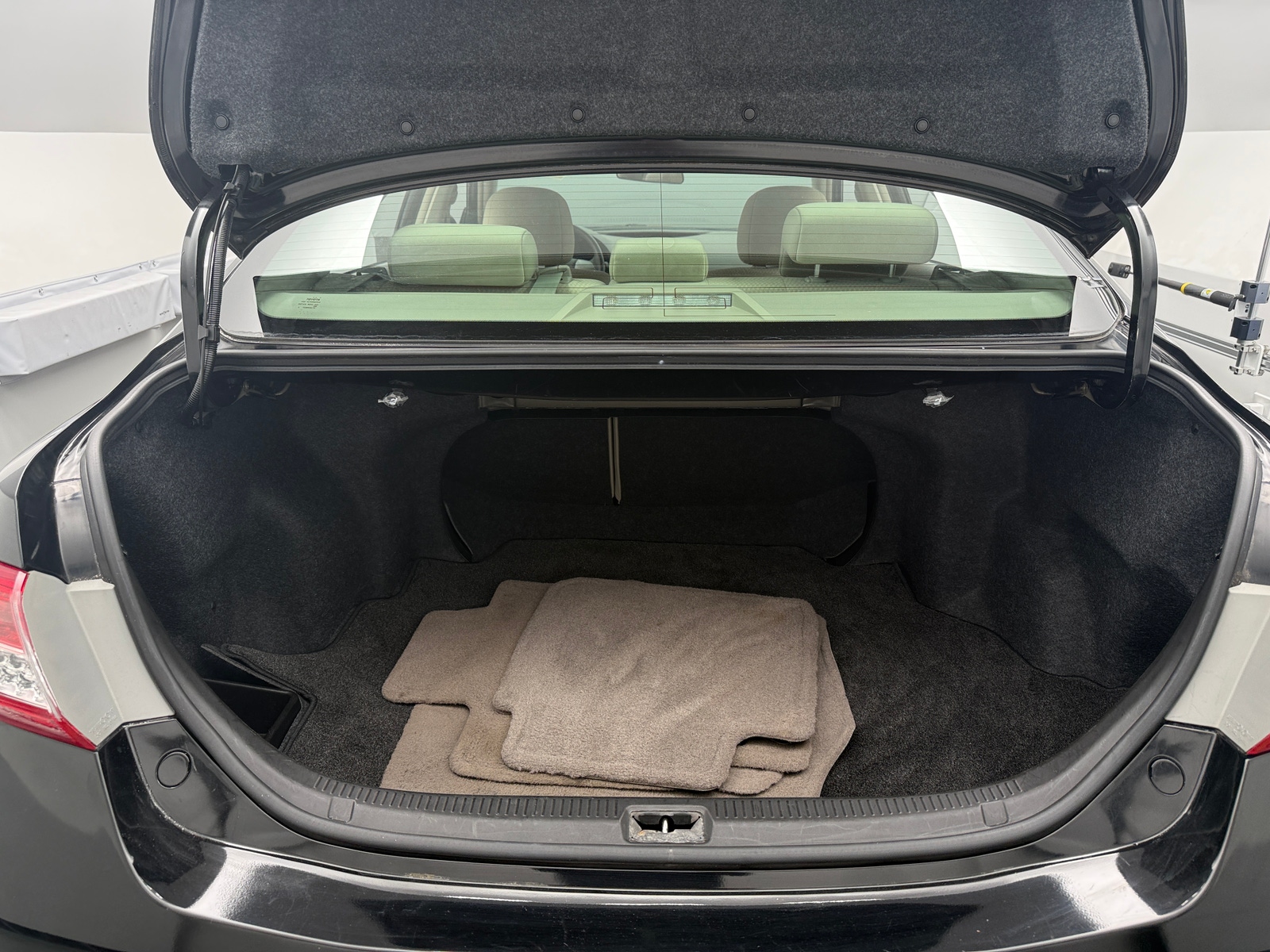 Thumbnail: 2011 Toyota Camry - 7